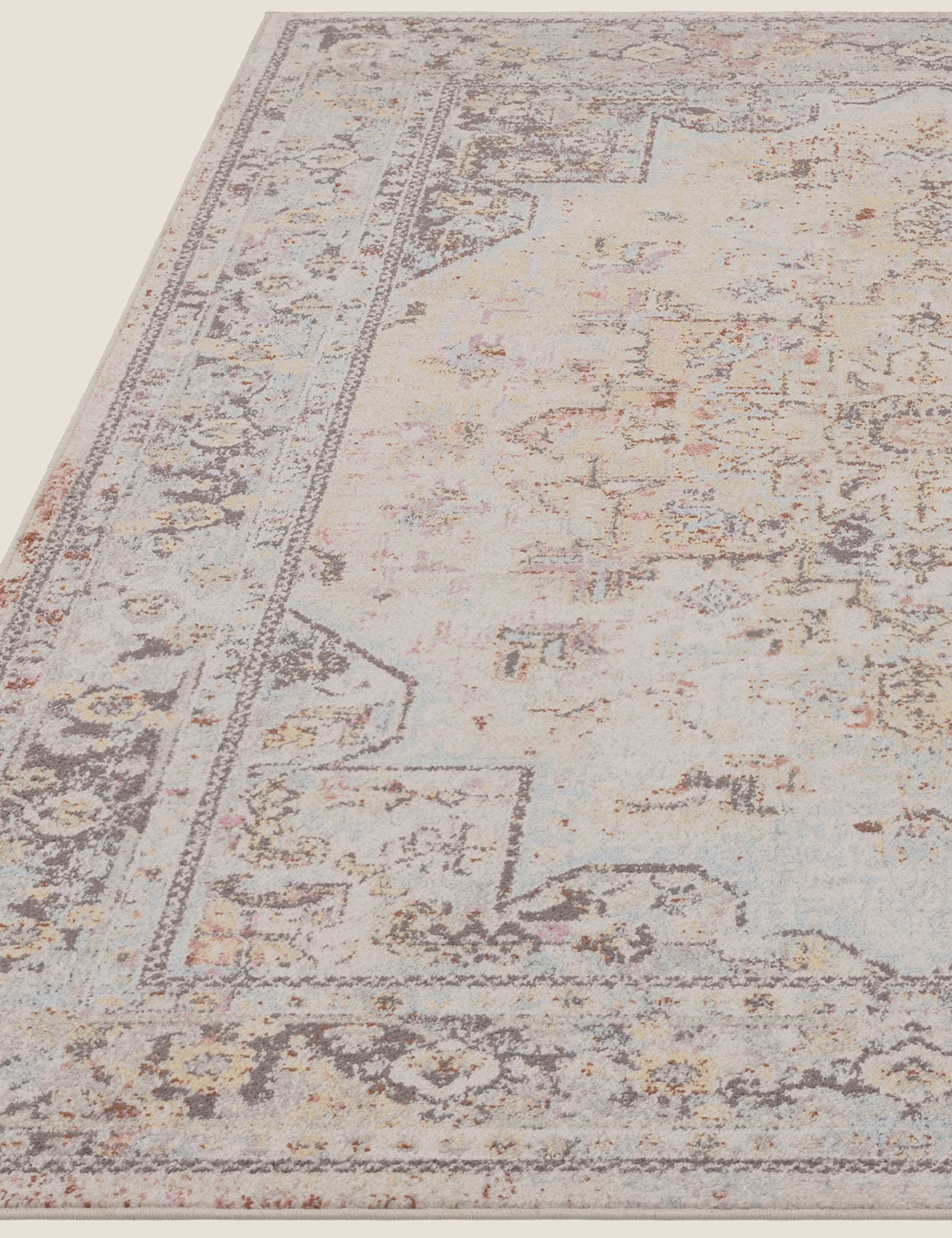 Flores Ester Persian Rug 3 of 5