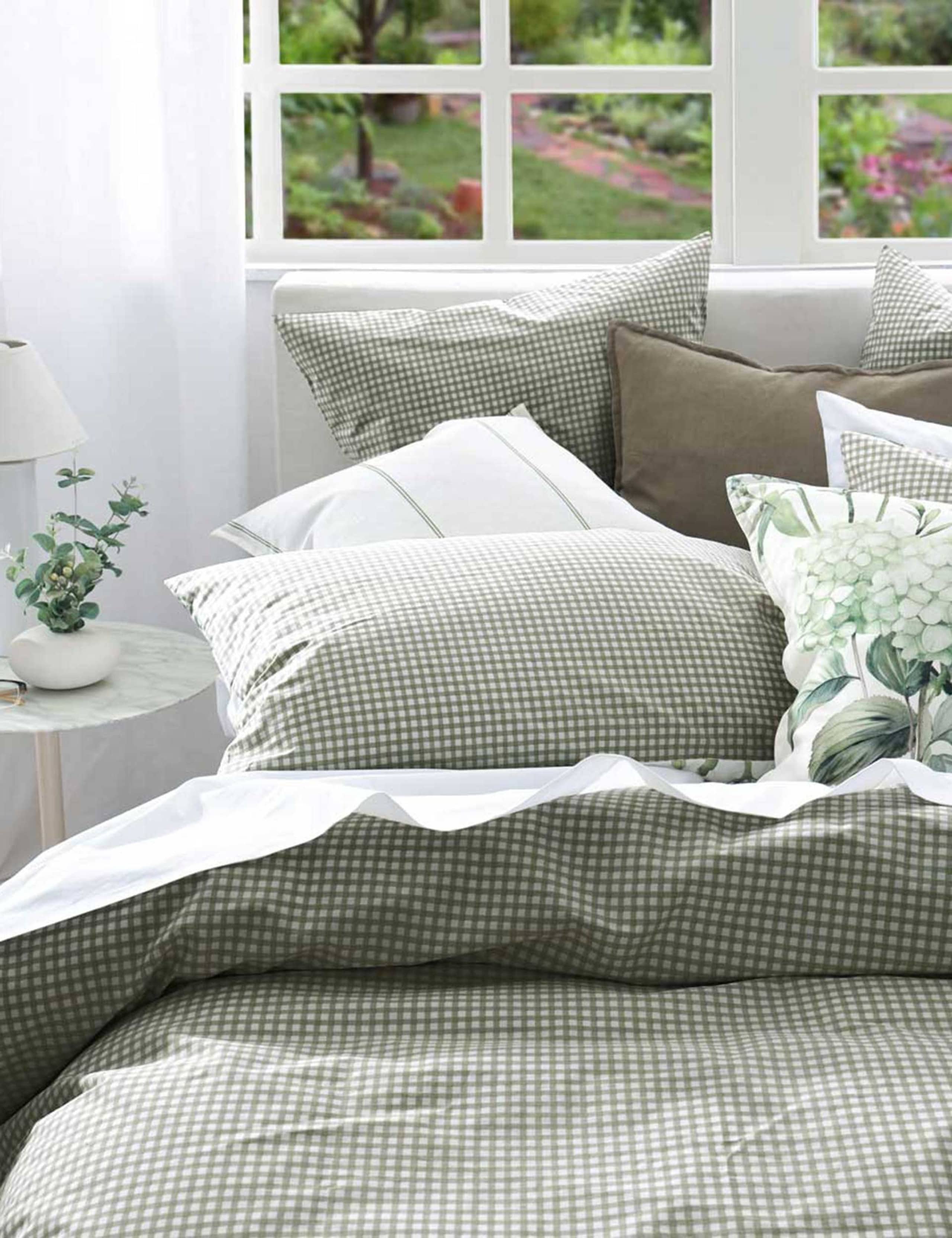 Pure Cotton Floral Reversible Bedding Set 3 of 3