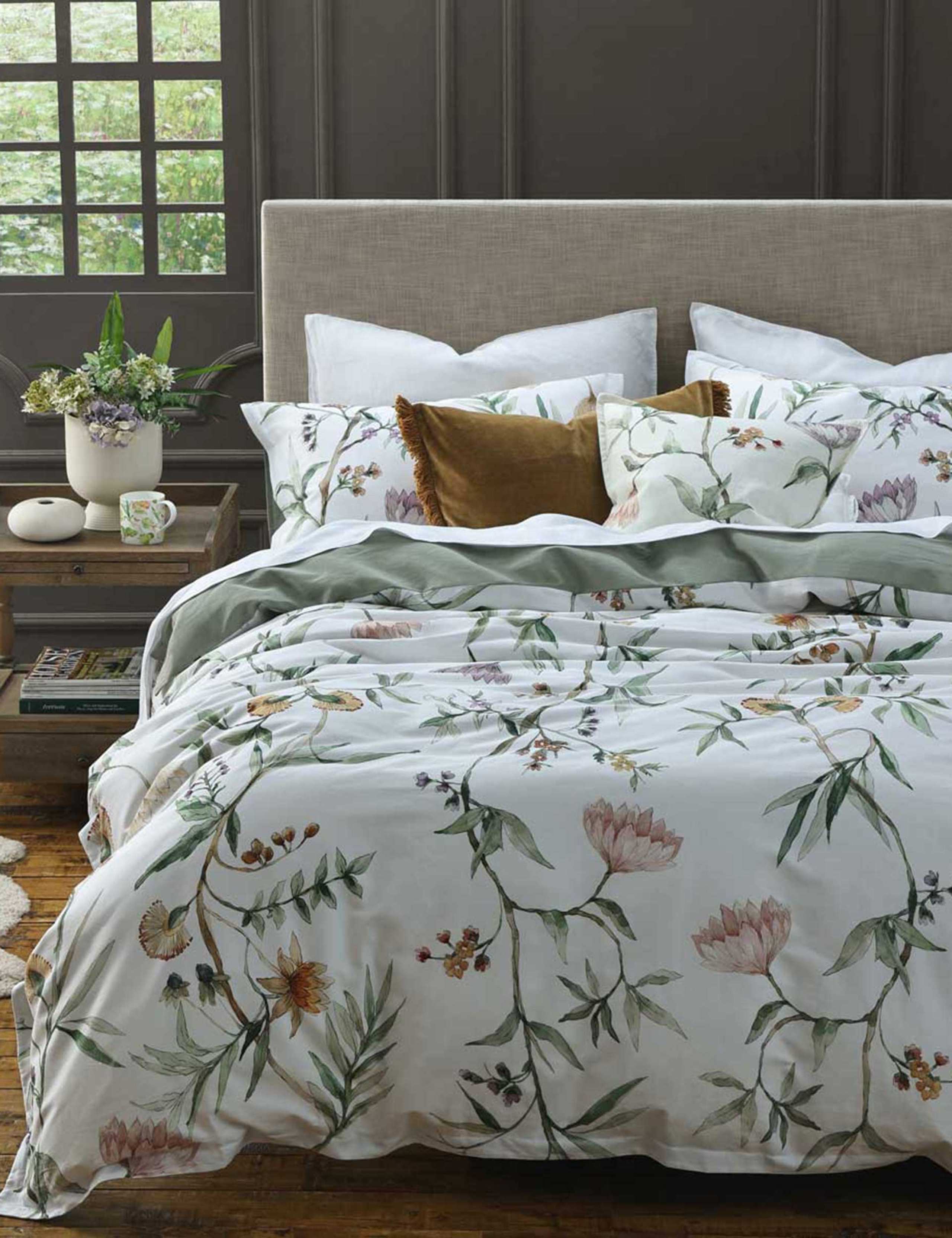 Twyla Bedding Set 3 of 3