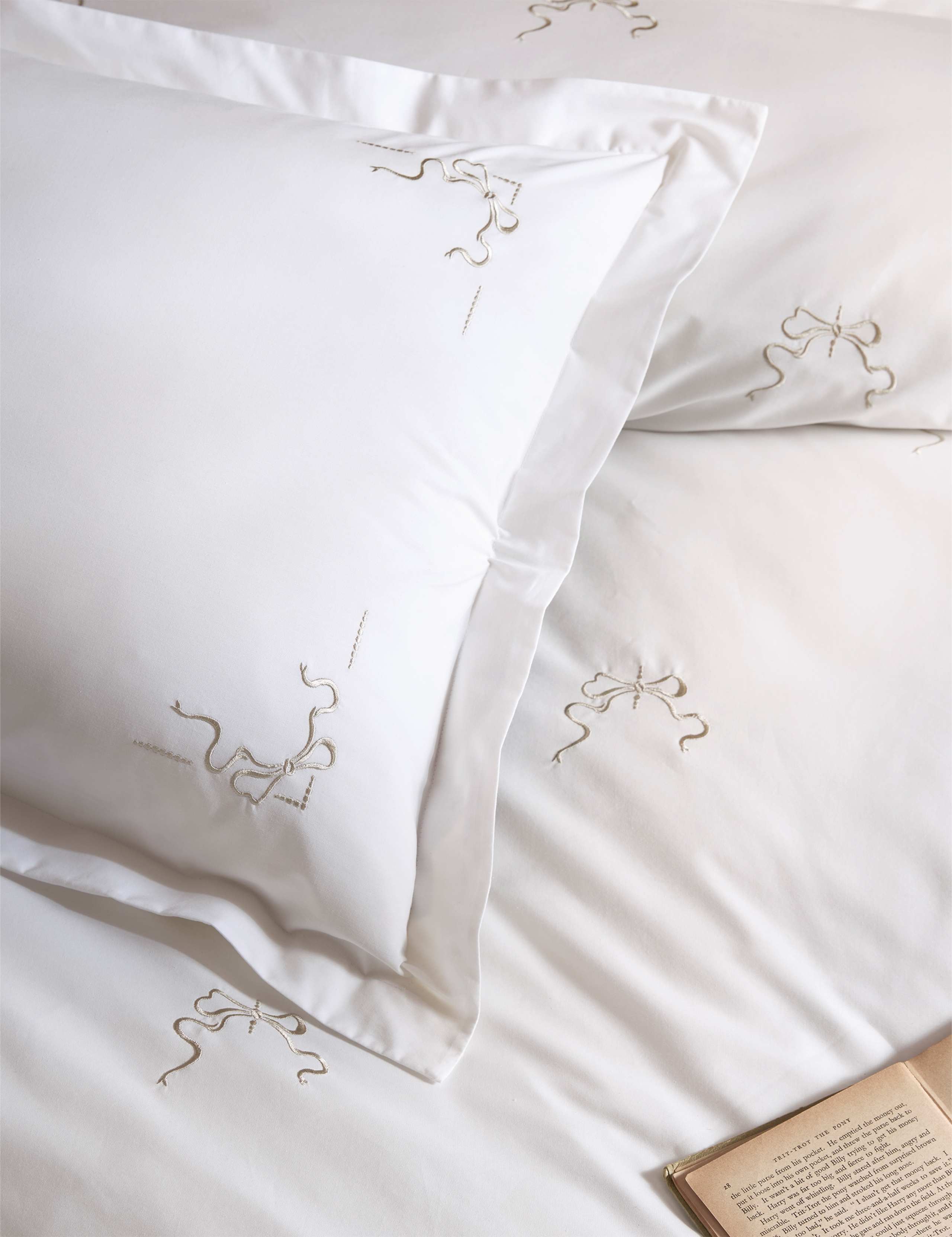 Pure Cotton Bow Embroidered Bedding Set 2 of 4