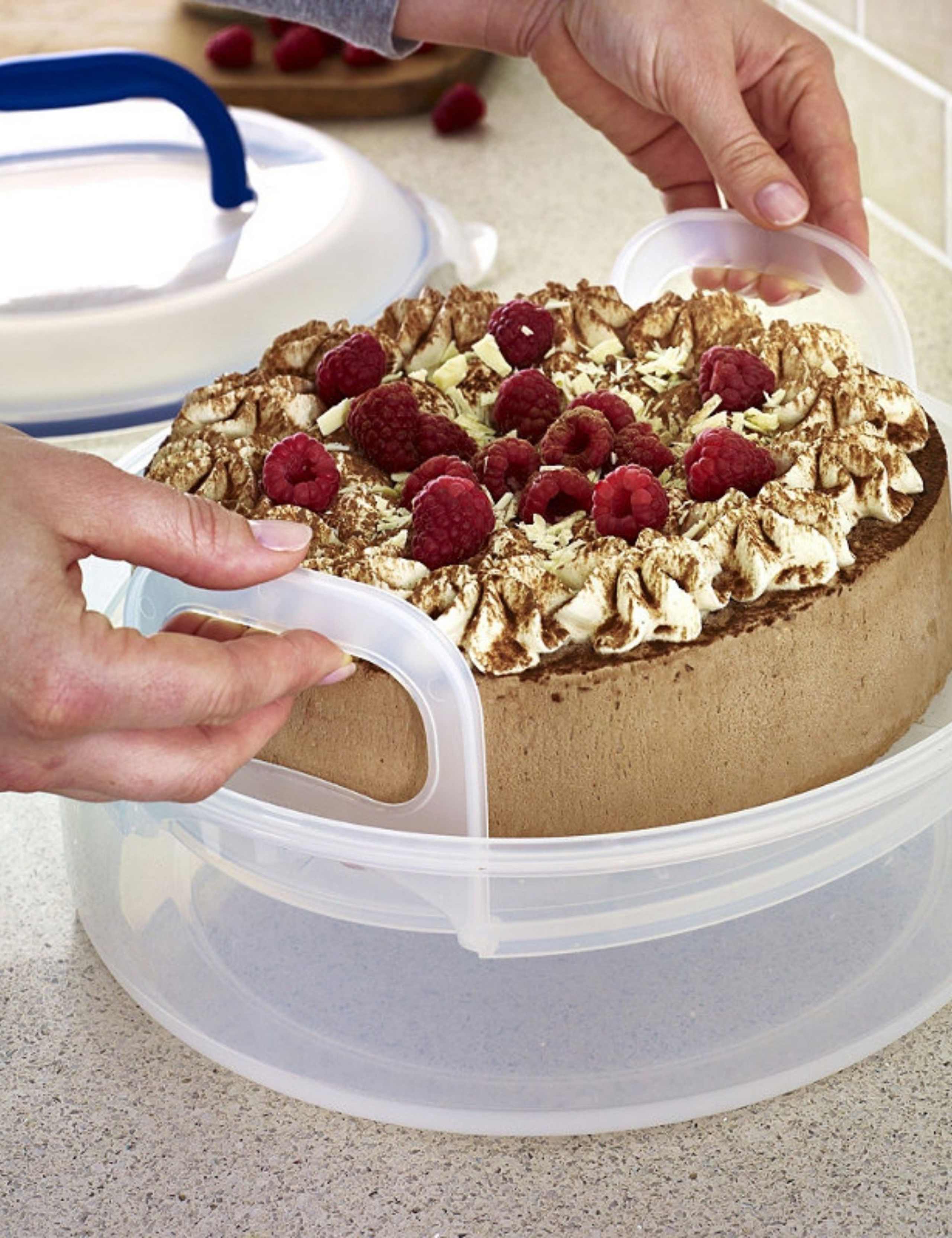 5.5L Airtight Cake Carrier 2 of 3