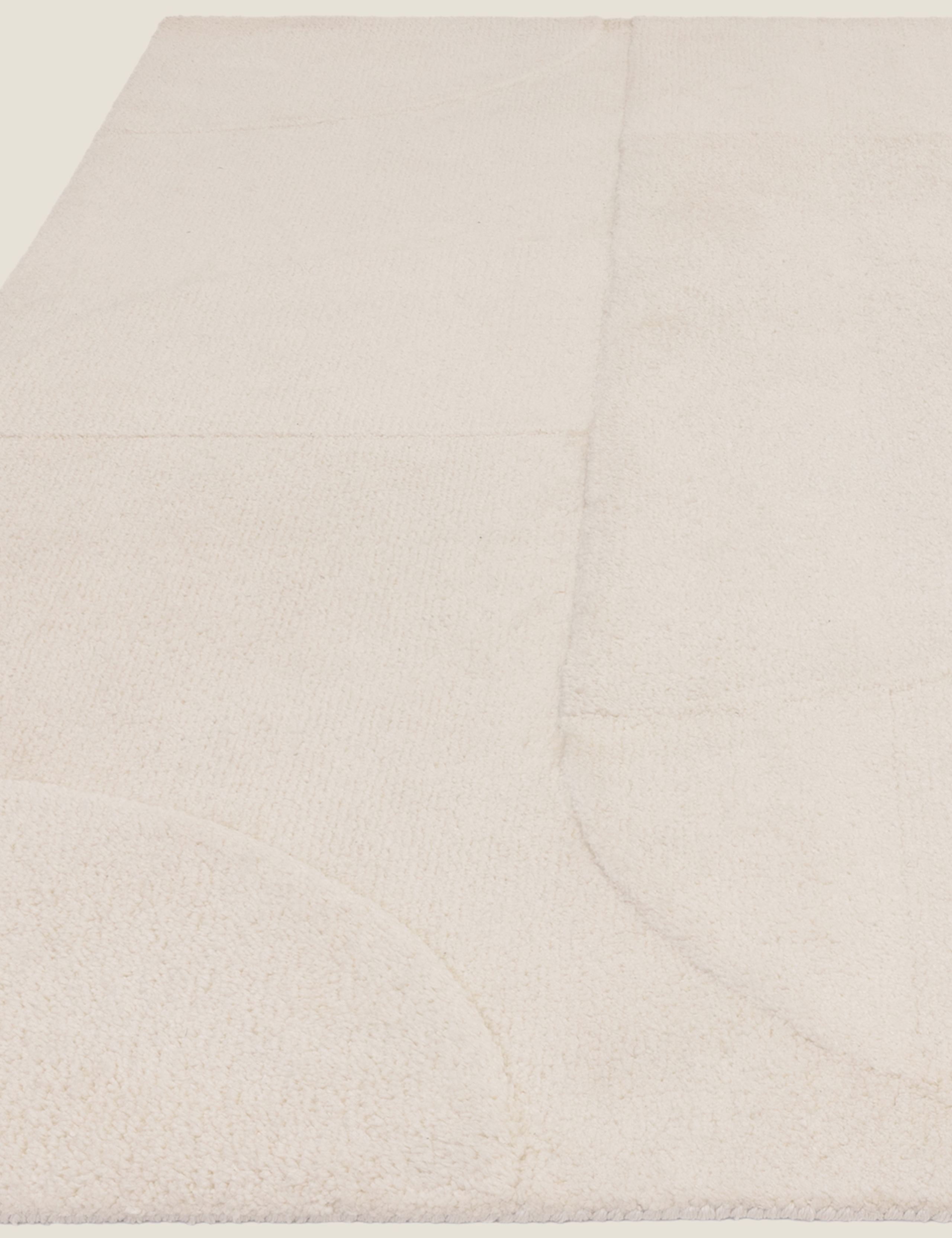 Tova Rug 4 of 6