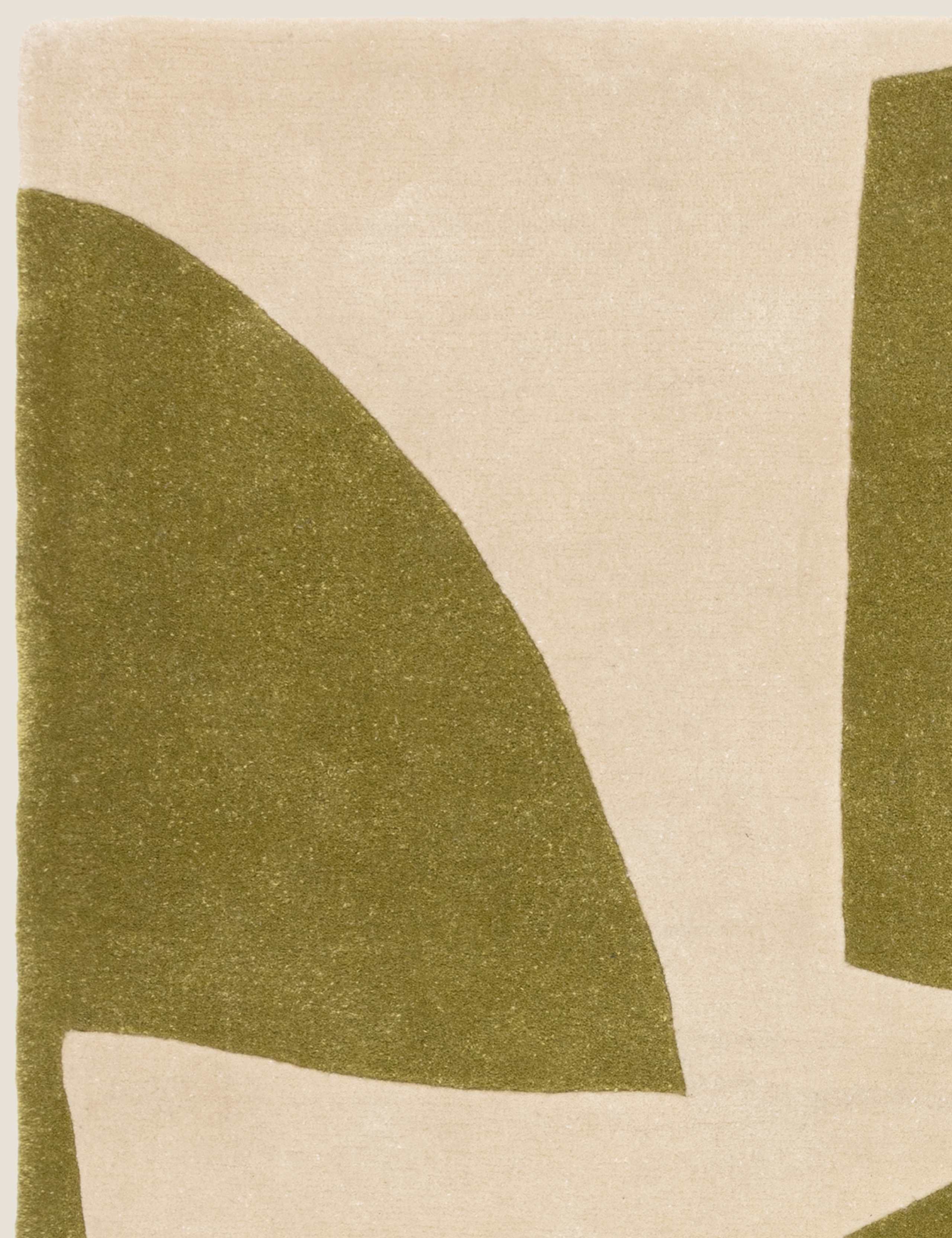 Romy Rug 3 of 7