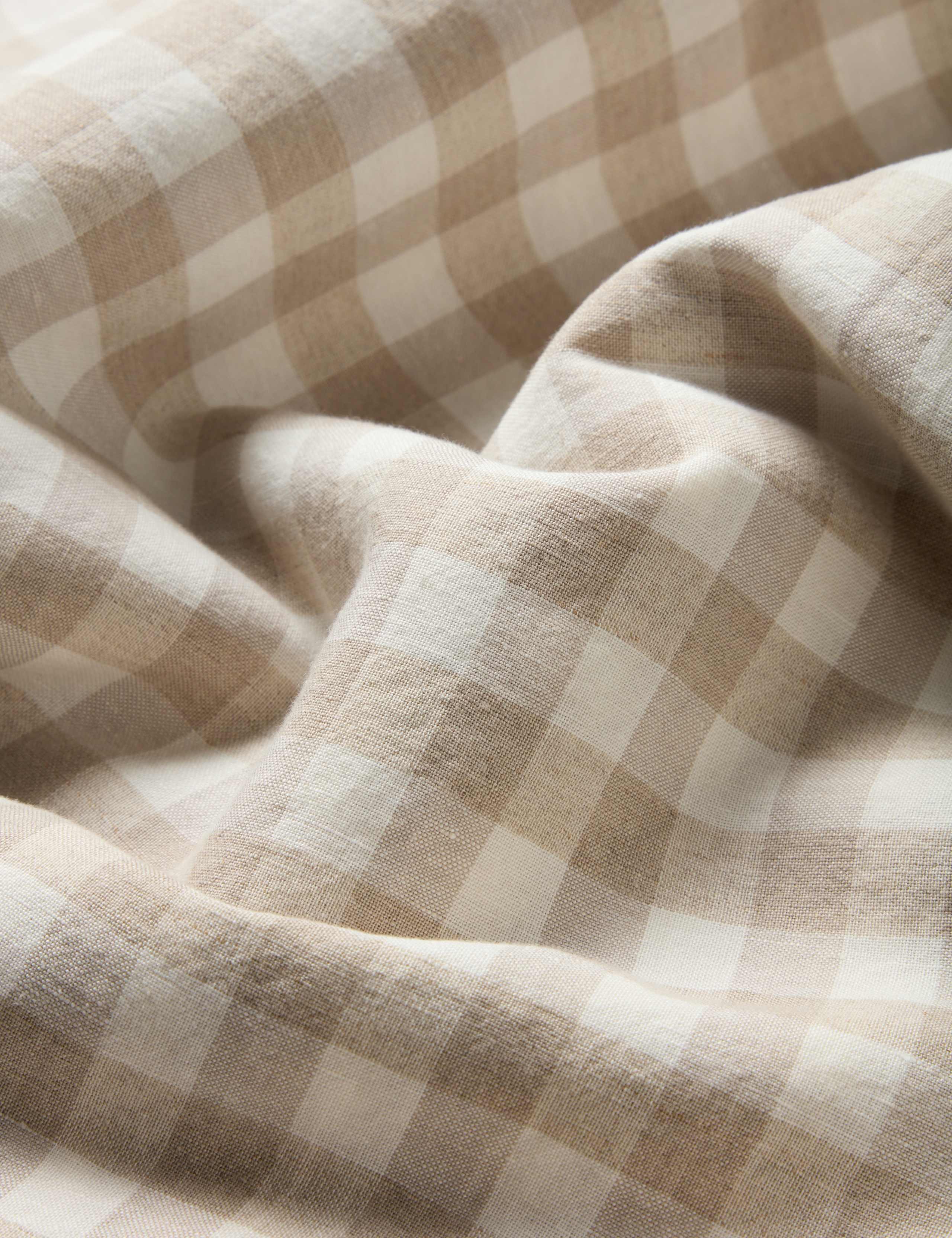 Linen Rich Gingham Fitted Sheet 2 of 3