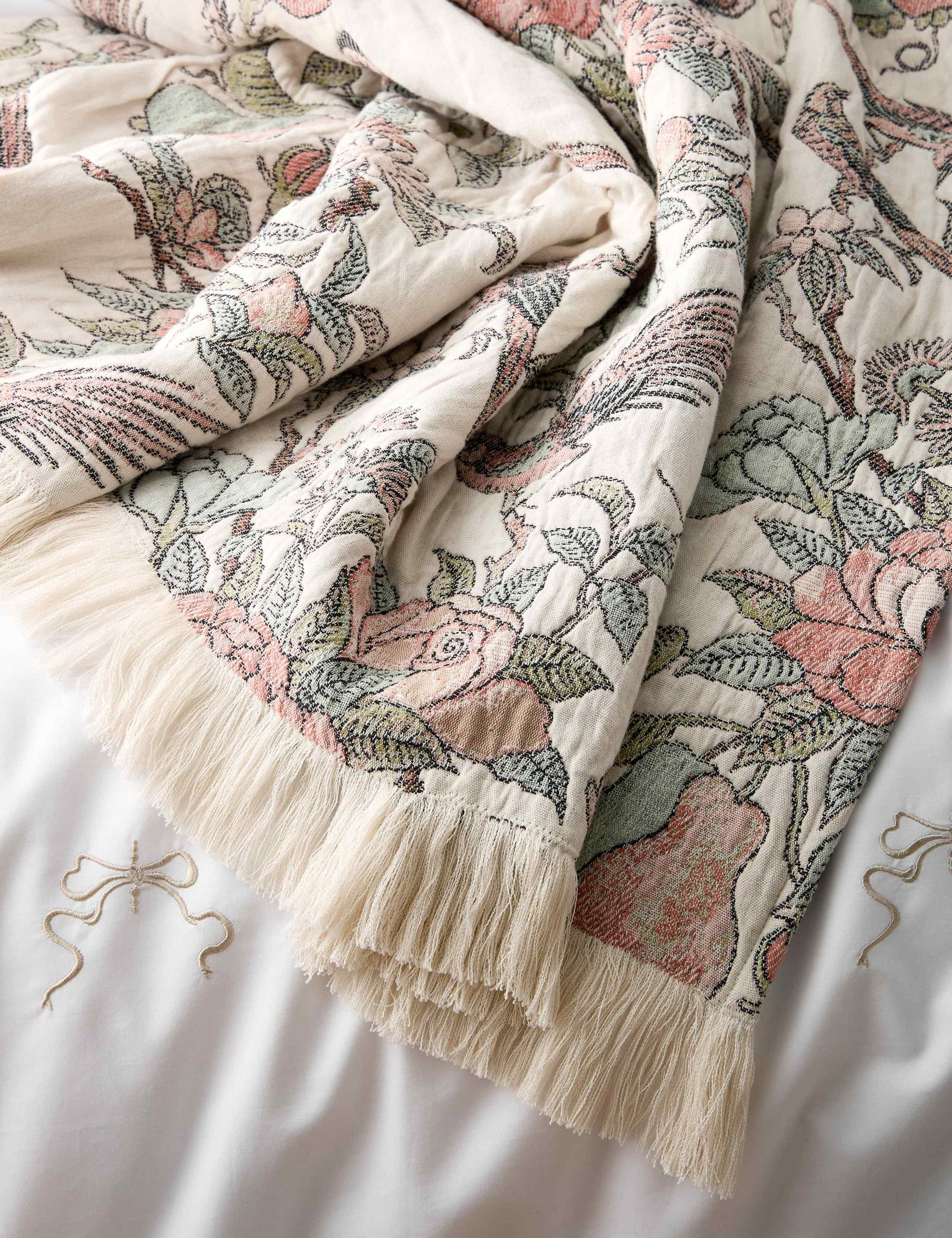 Hampton Pure Cotton Patterned Throw 1 of 3