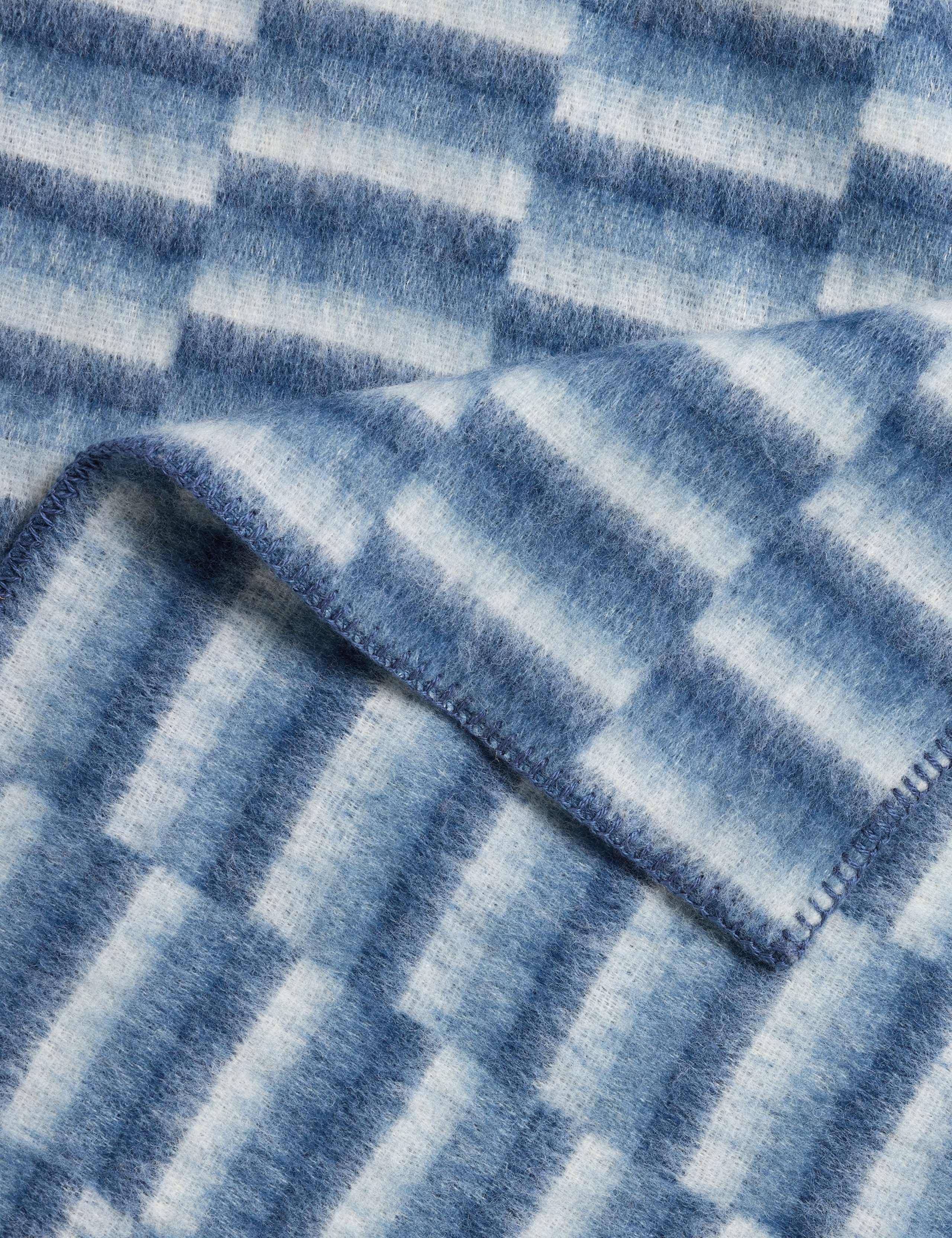 Extra Large Geo Stripe Throw with Wool 3 of 4