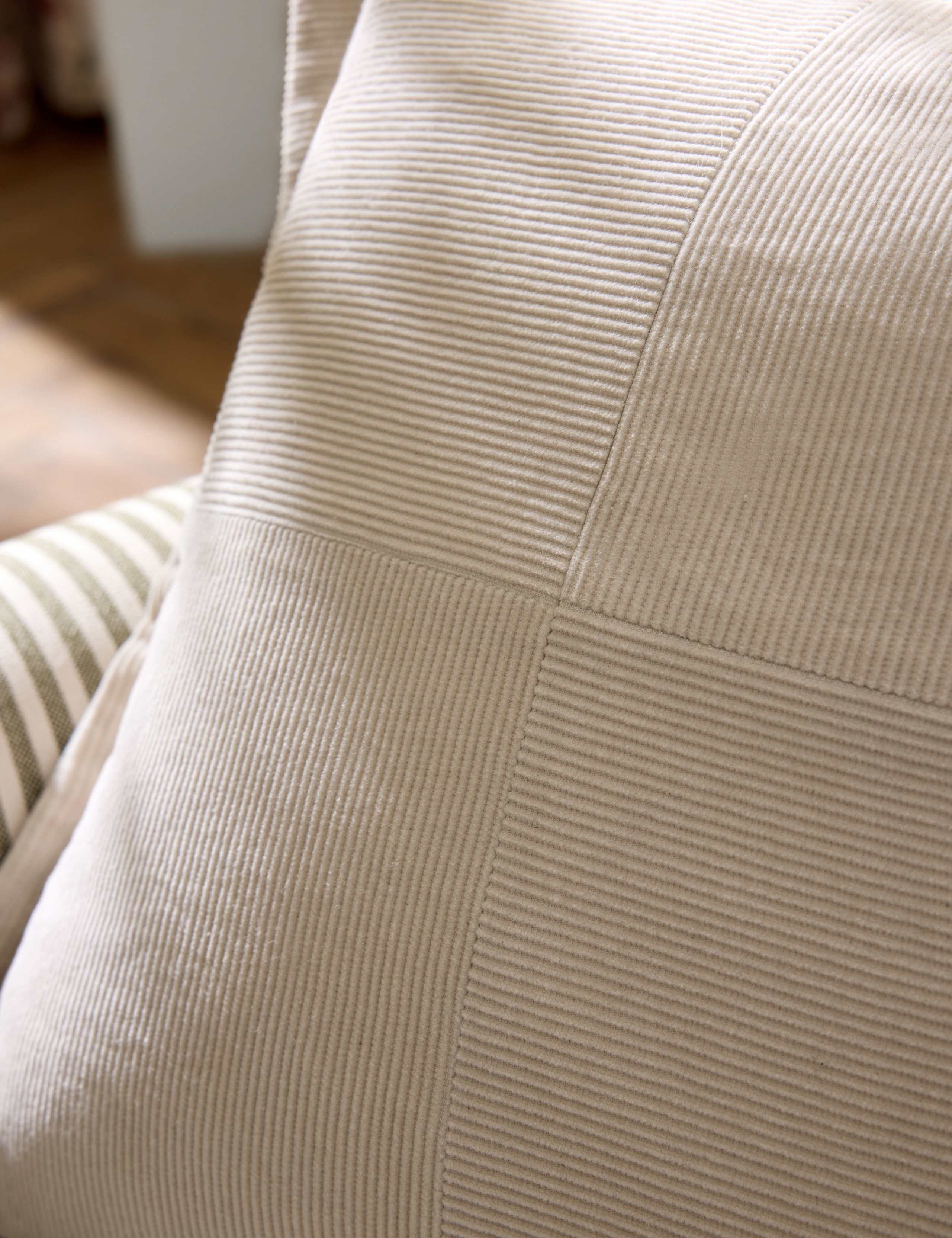 Dalham Corded Oxford Edge Cushion 3 of 4