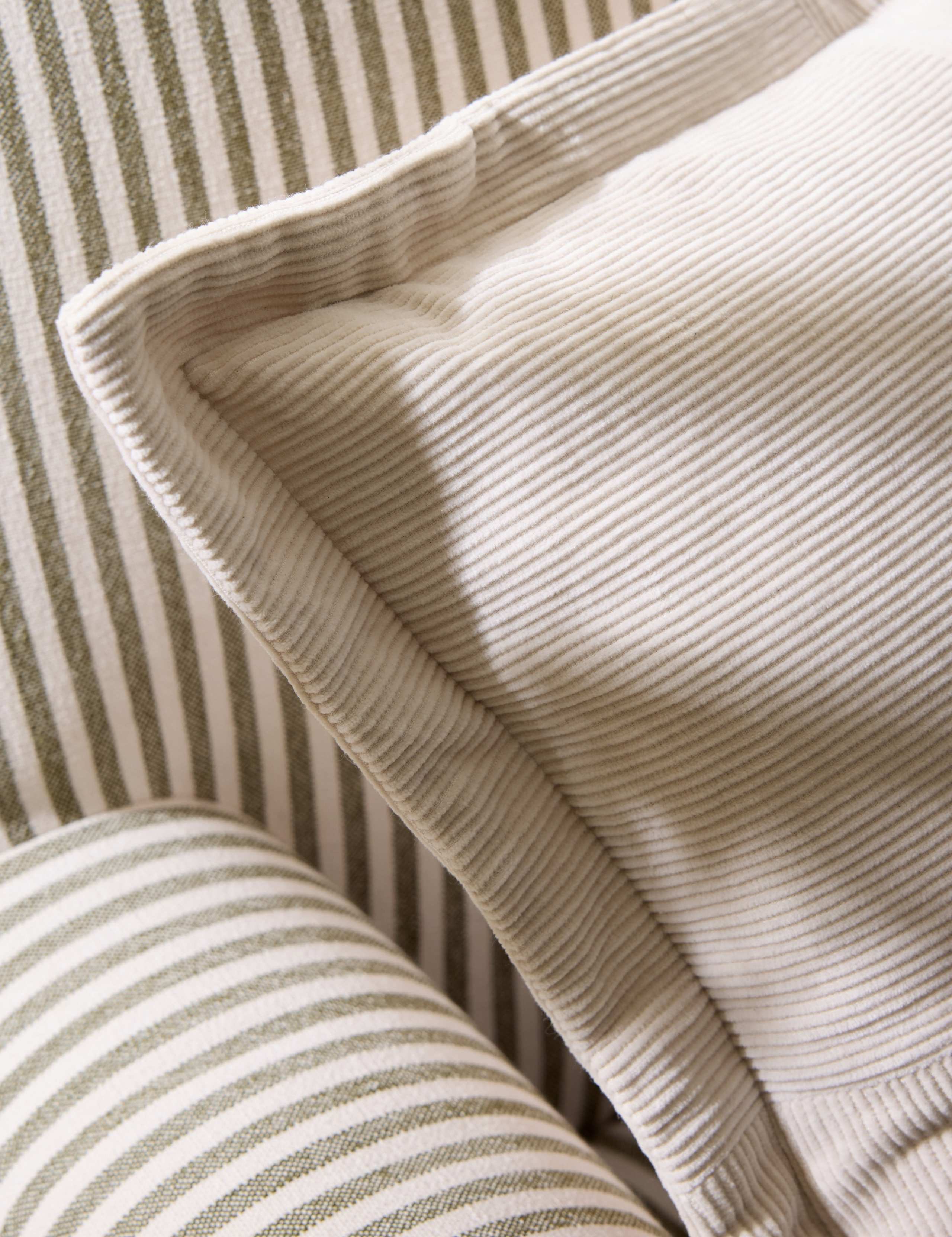 Dalham Corded Oxford Edge Cushion 4 of 4