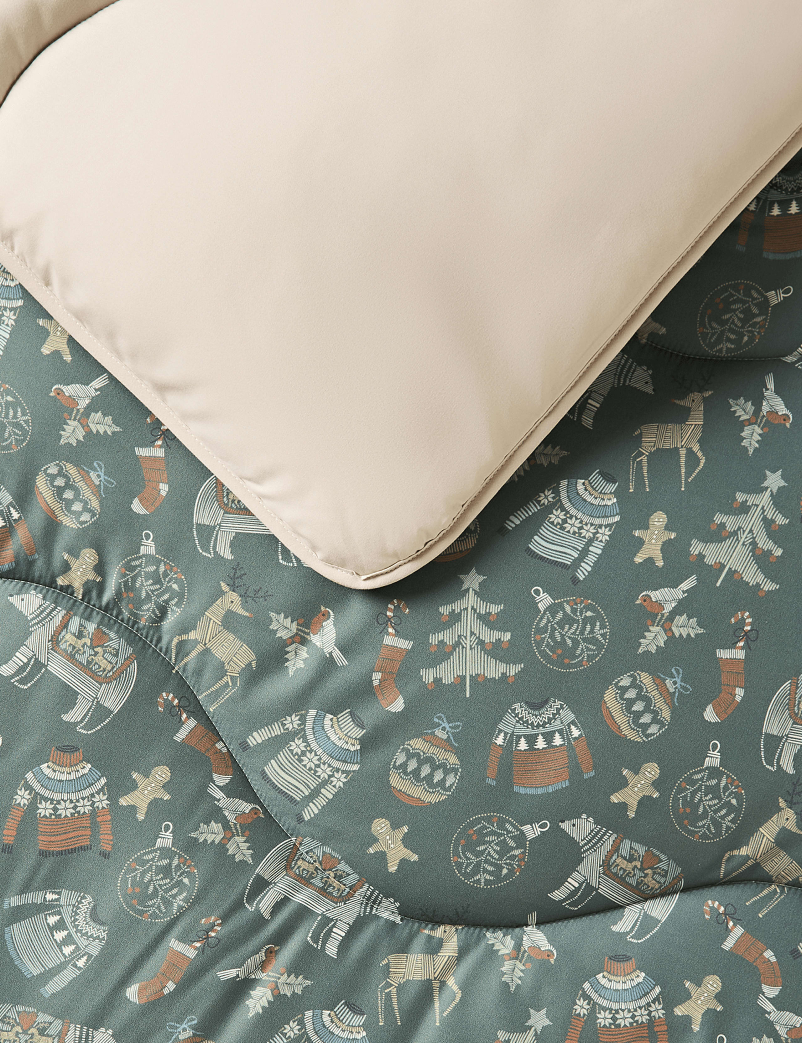 Christmas 10.5 Tog Coverless Duvet & Pillowcase Set 3 of 6