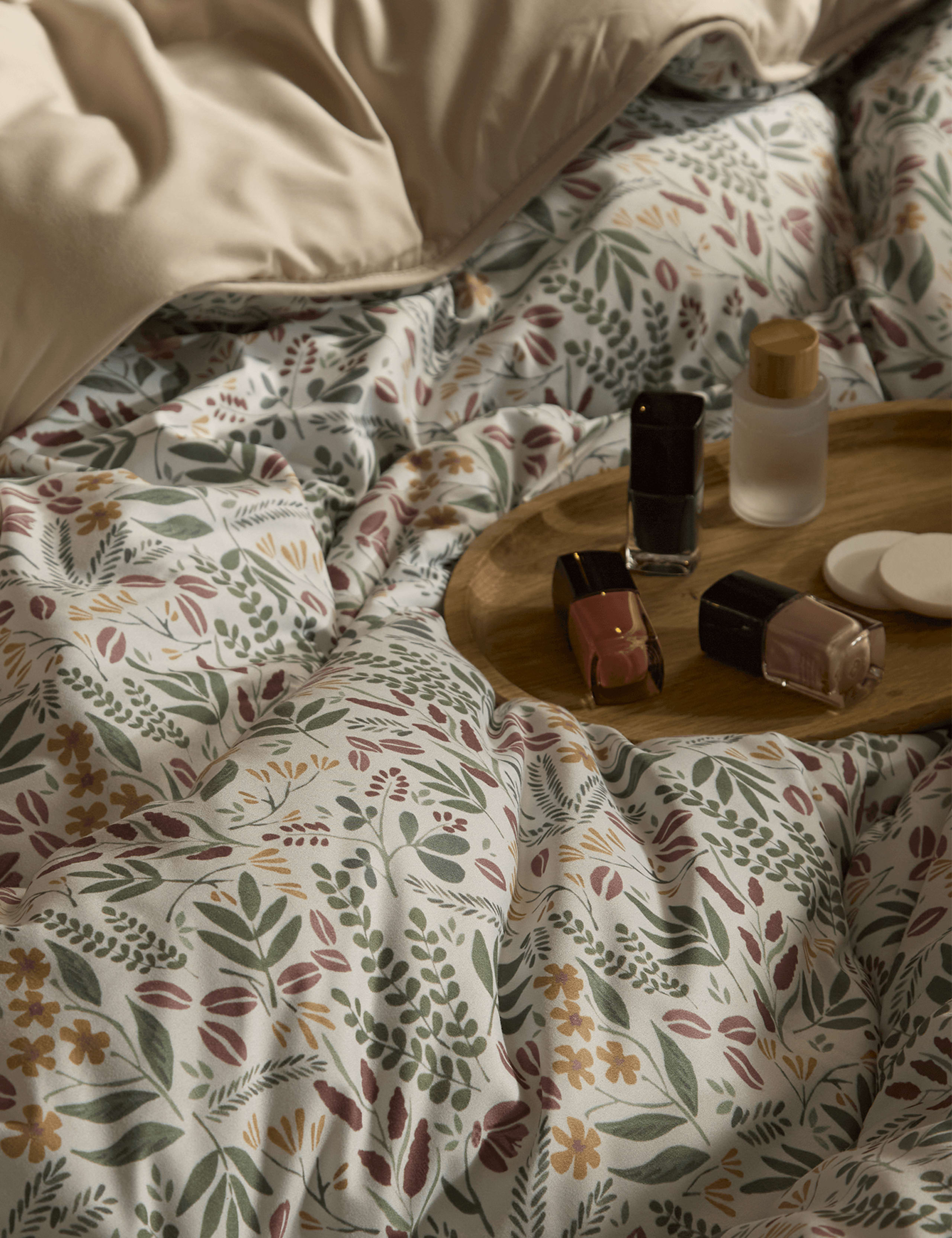Nordic Leaf Floral 10.5 Tog Coverless Duvet Set 4 of 6
