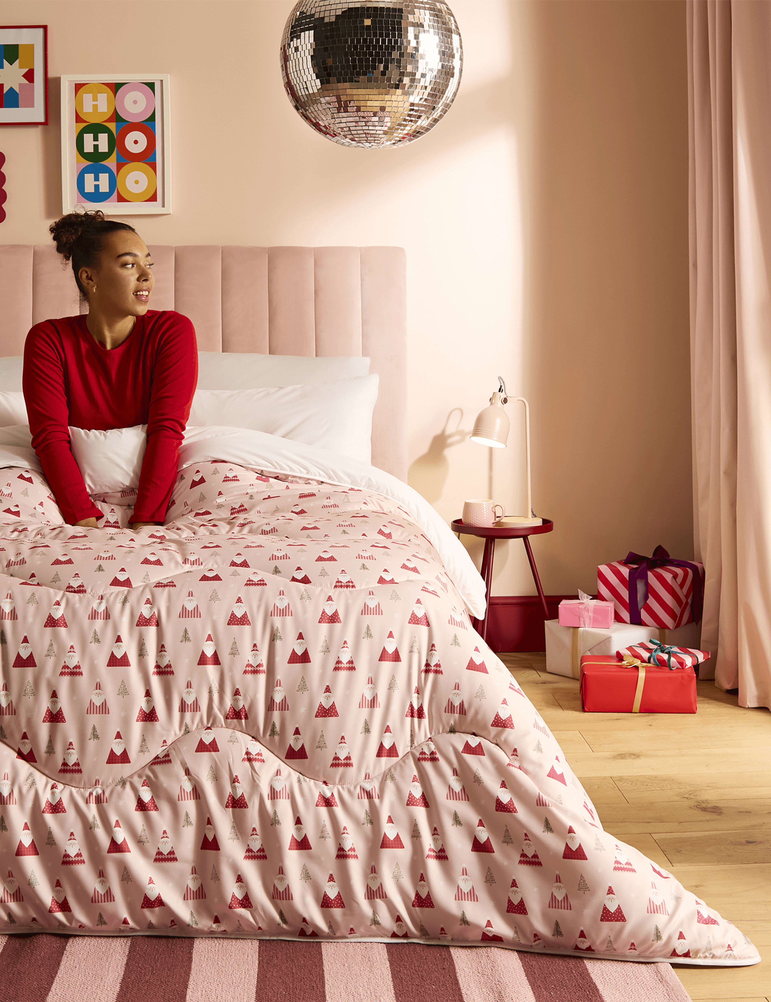 Santa Printed 10.5 Tog Coverless Duvet Set 6 of 6
