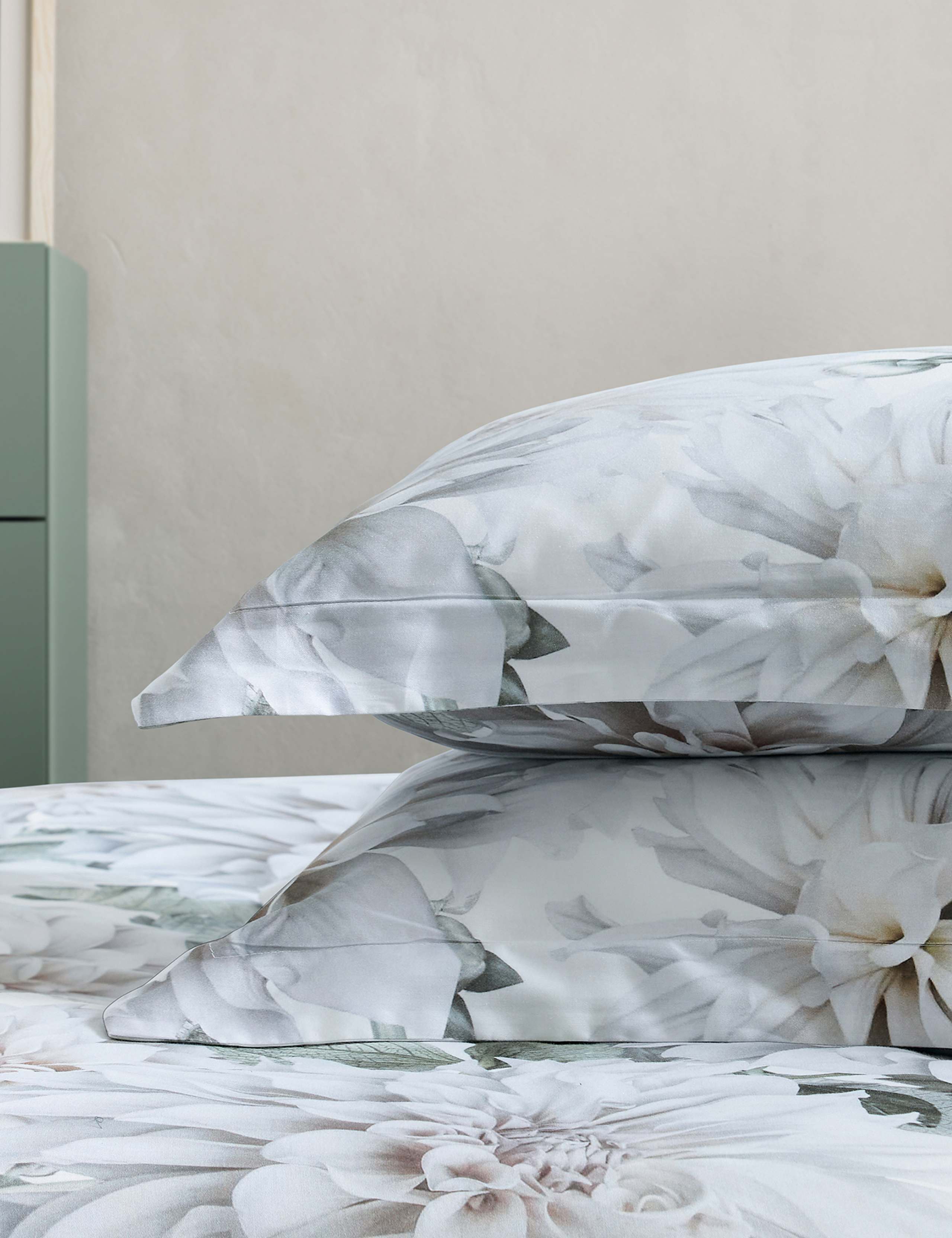 Pure Cotton Clove Floral Bedding Set 5 of 5