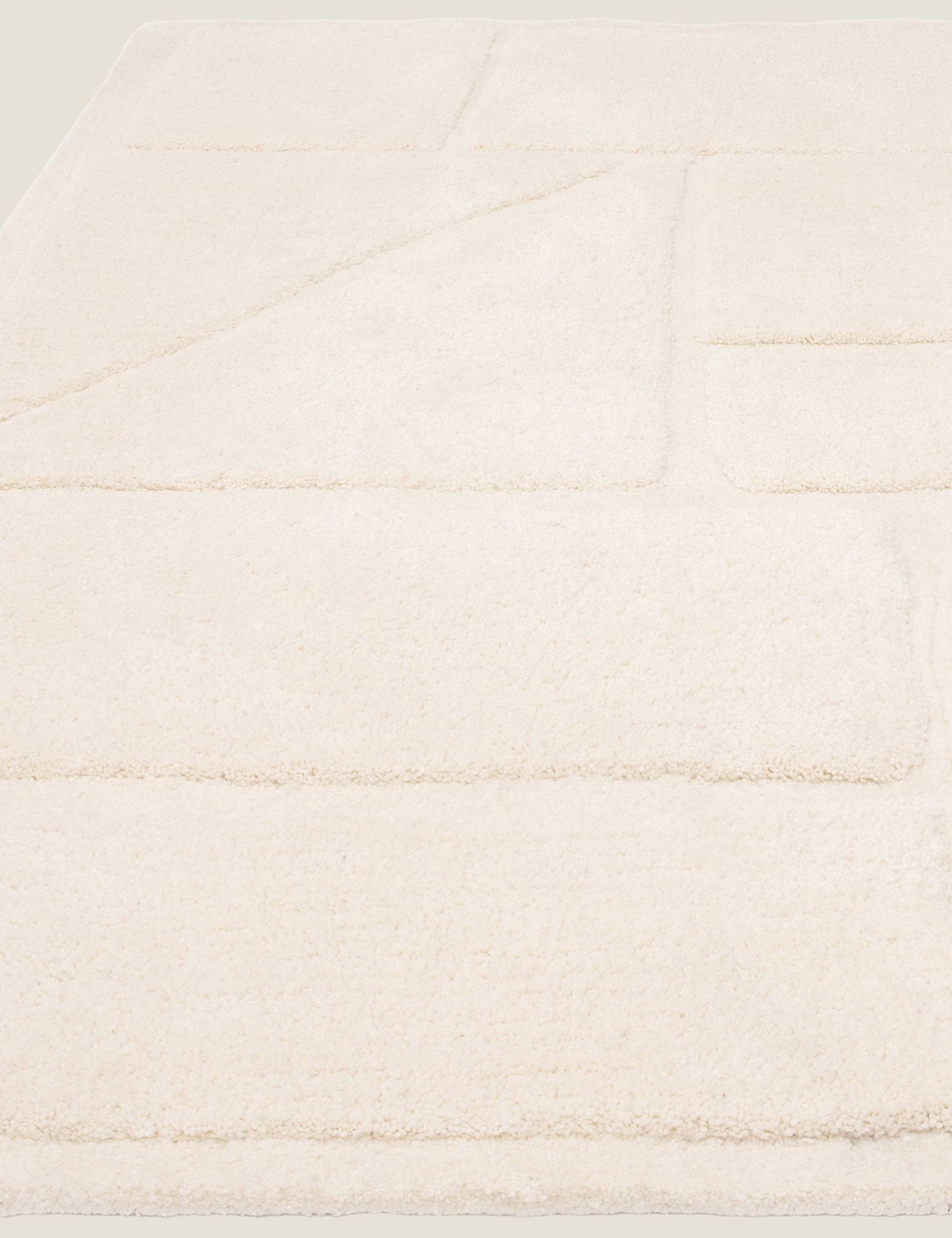Horizon Ivory Tufted Rug 3 of 6