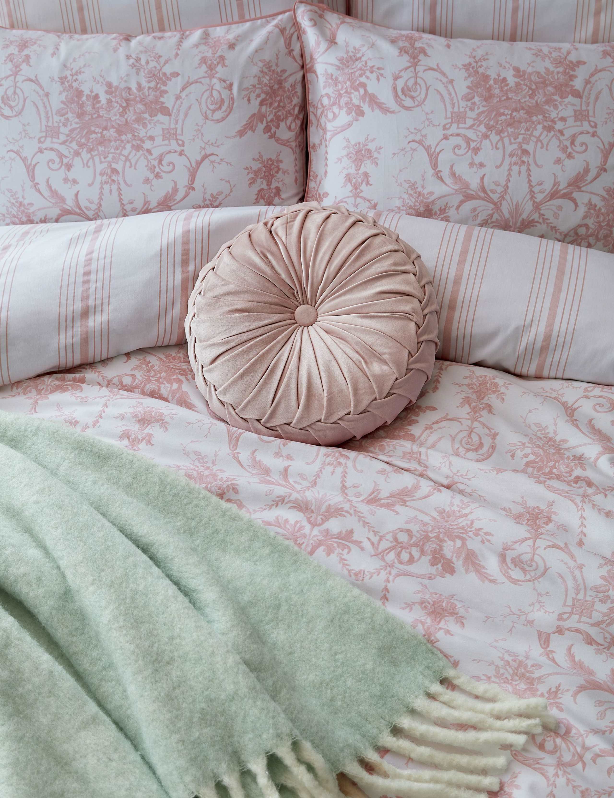 Tuileries Reversible Bedding Set 3 of 5