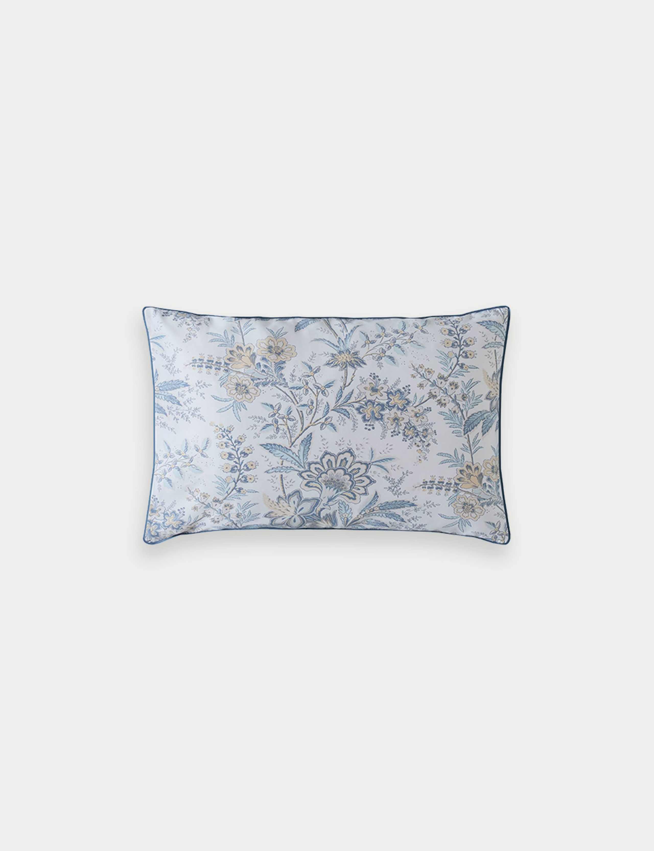 Floral Marlbrook Reversible Bedding Set 6 of 7