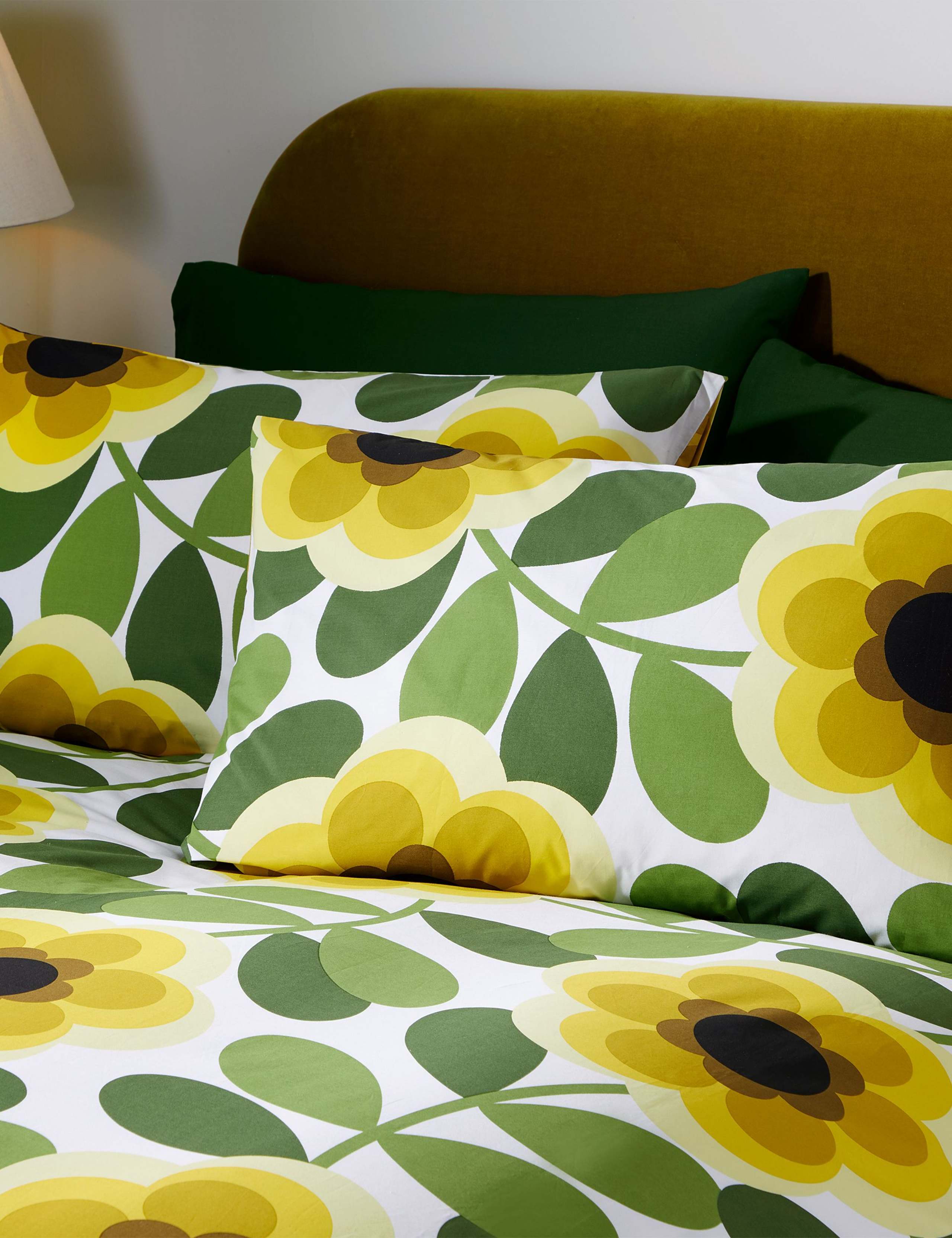 Giant Water Lily Reversible Bedding Set 3 of 4