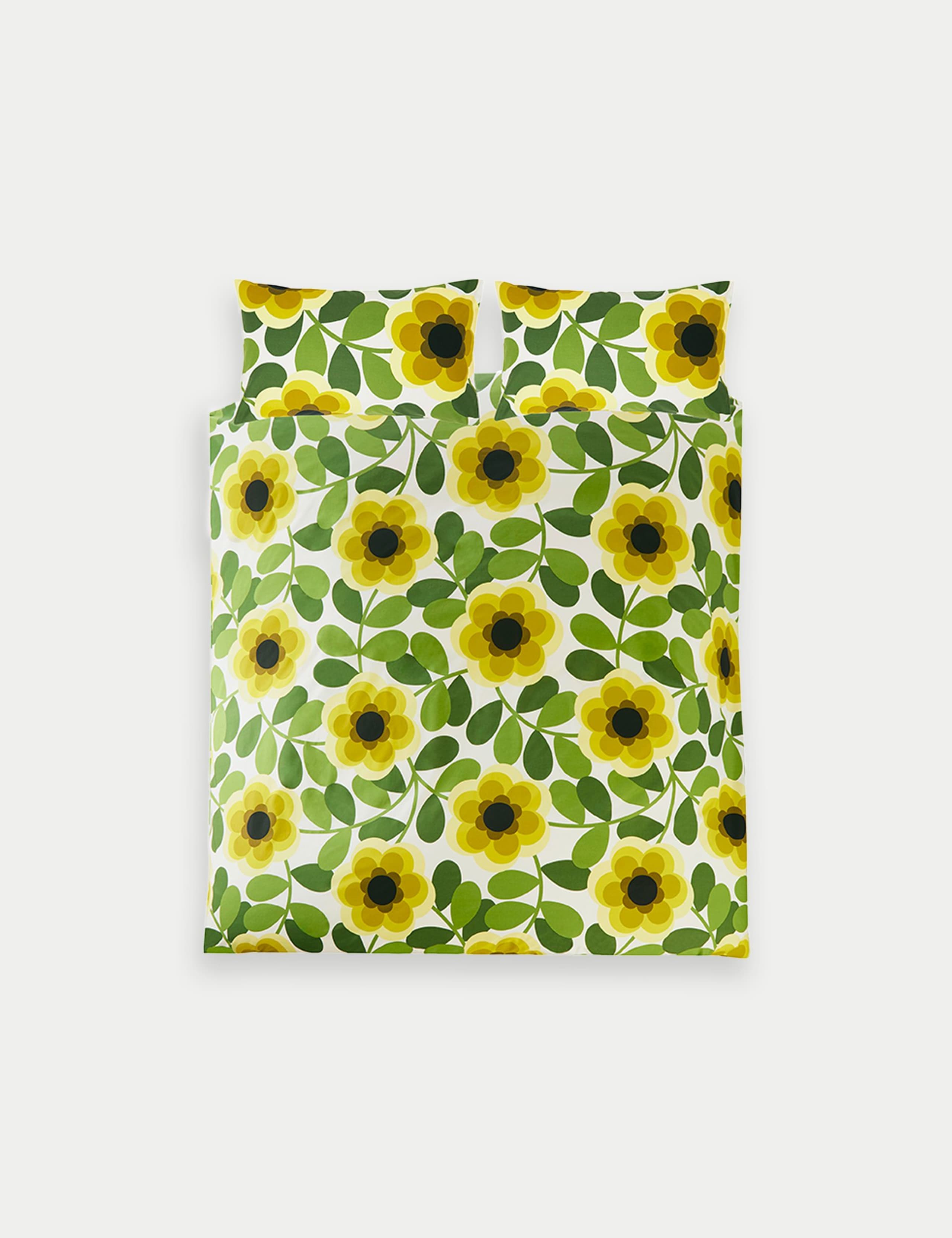 Giant Water Lily Reversible Bedding Set 2 of 4