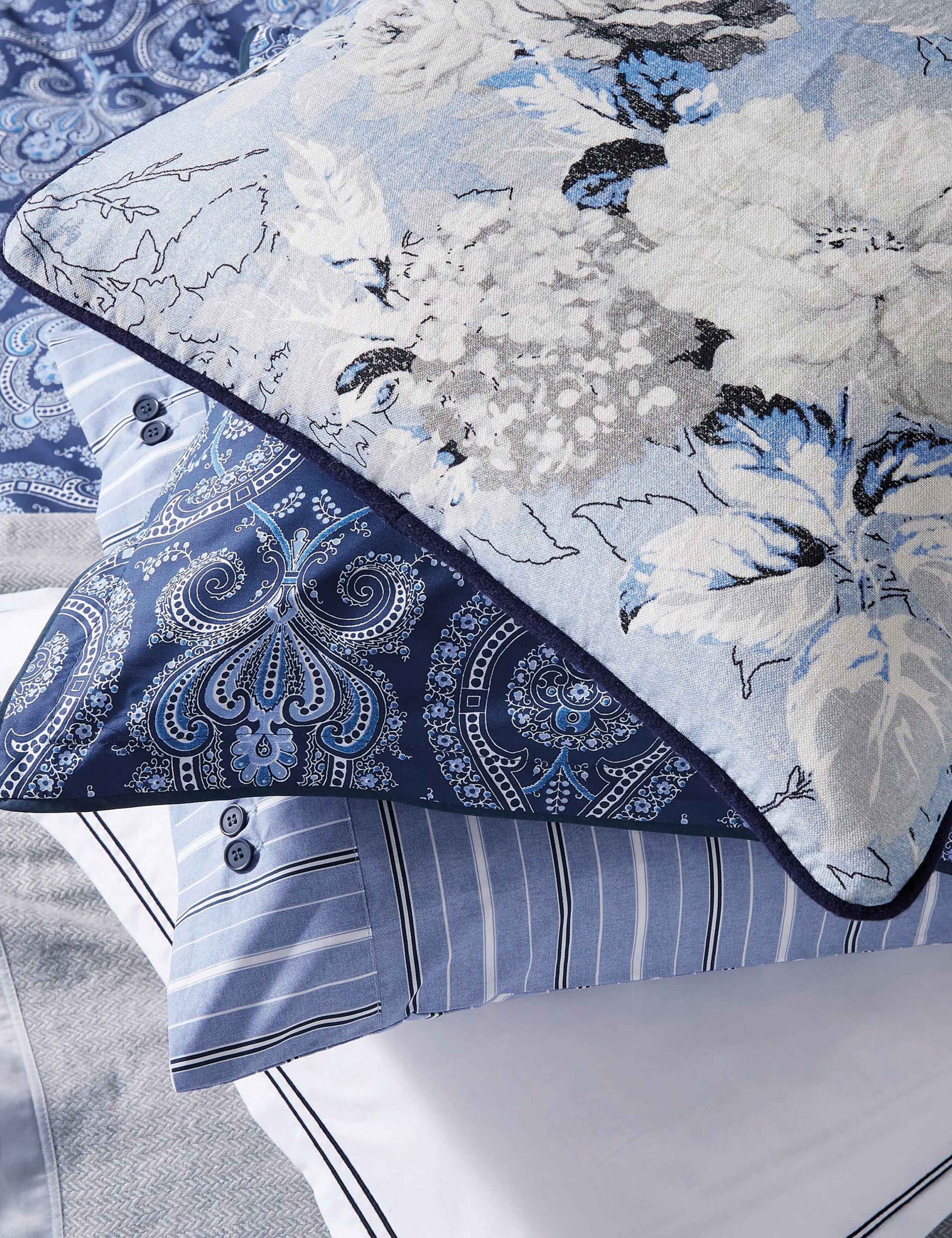 Ellis Floral Square Cushion 4 of 4