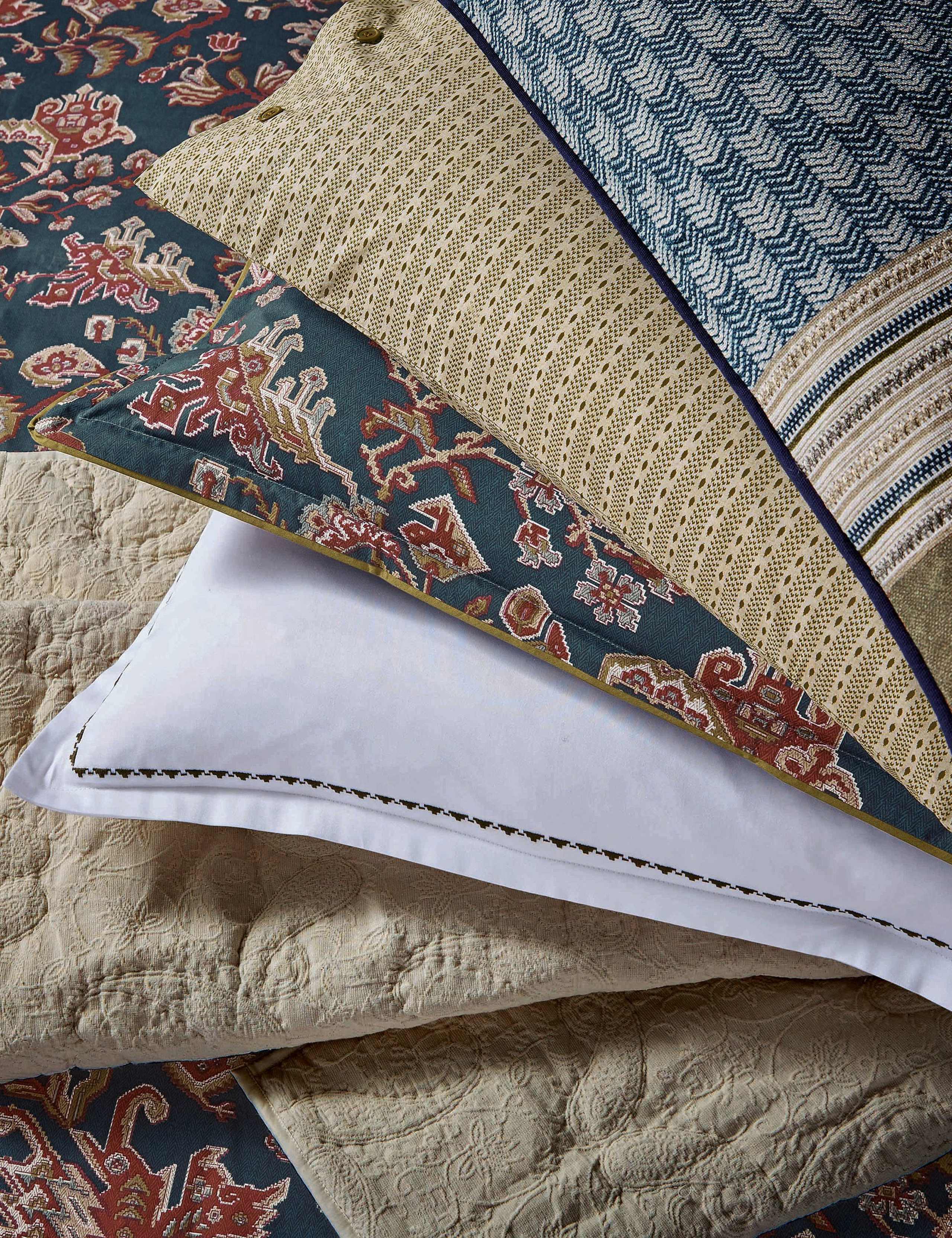 Pure Cotton Avero Throw 4 of 4