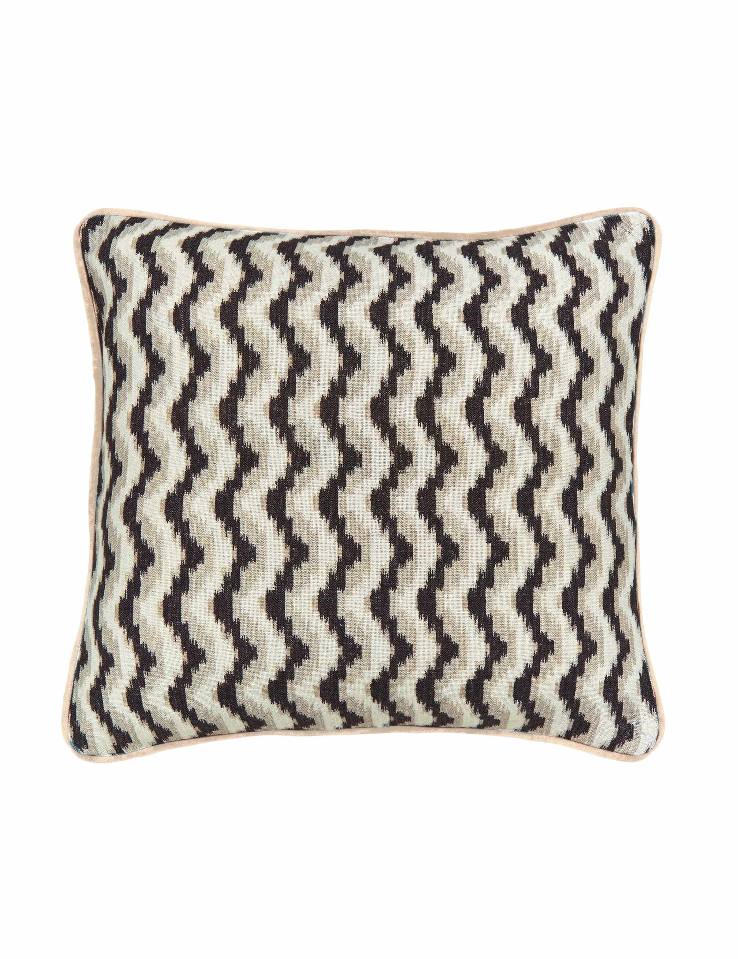 Harun Rectangle Cushion 1 of 4