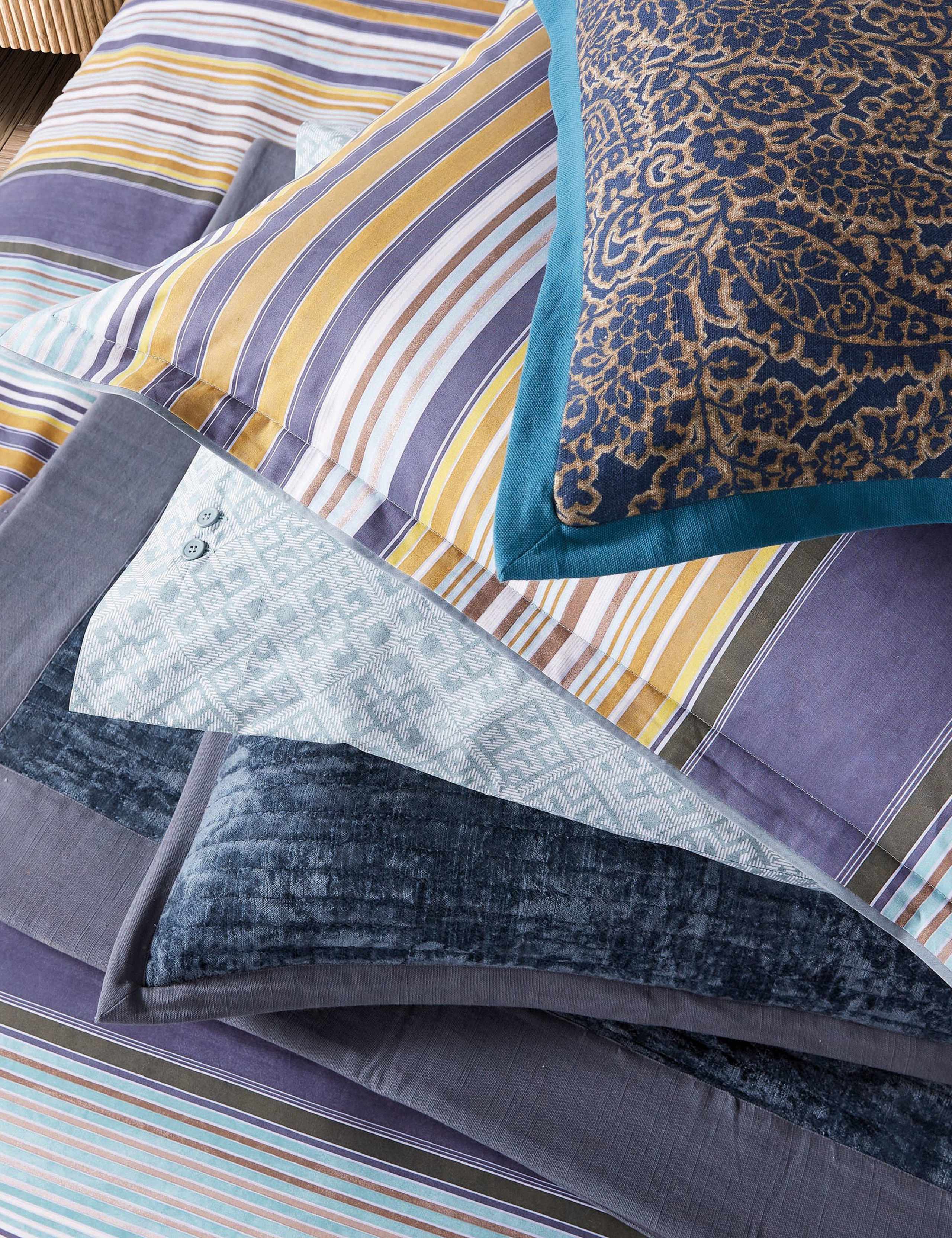 Aldin Paisley Square Cushion 4 of 4