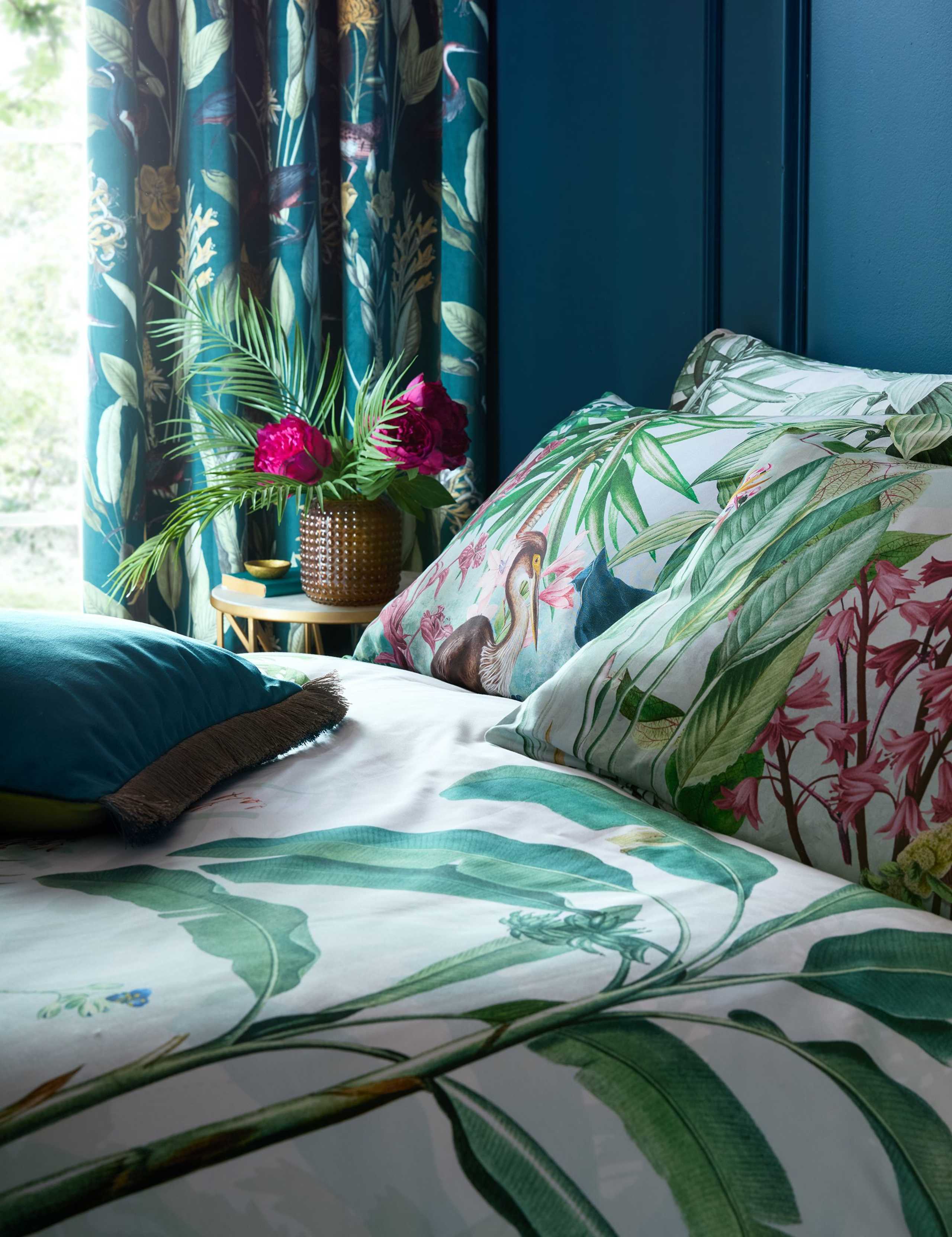 Chinoiserie Garden Reversible Bedding Set 3 of 4