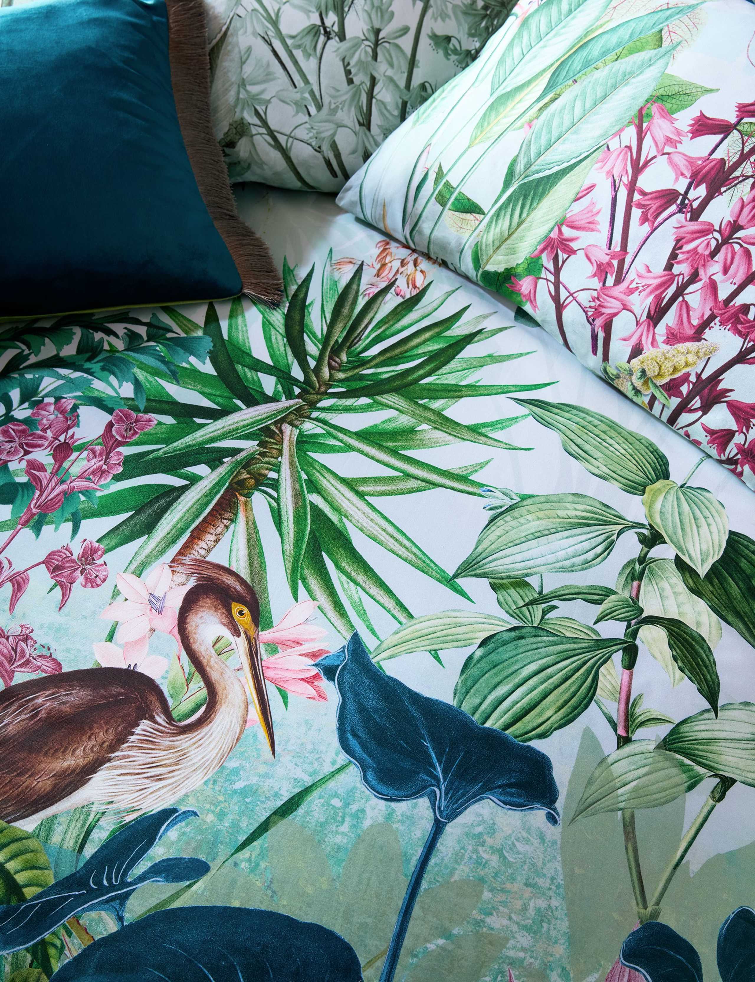 Chinoiserie Garden Reversible Bedding Set 4 of 4