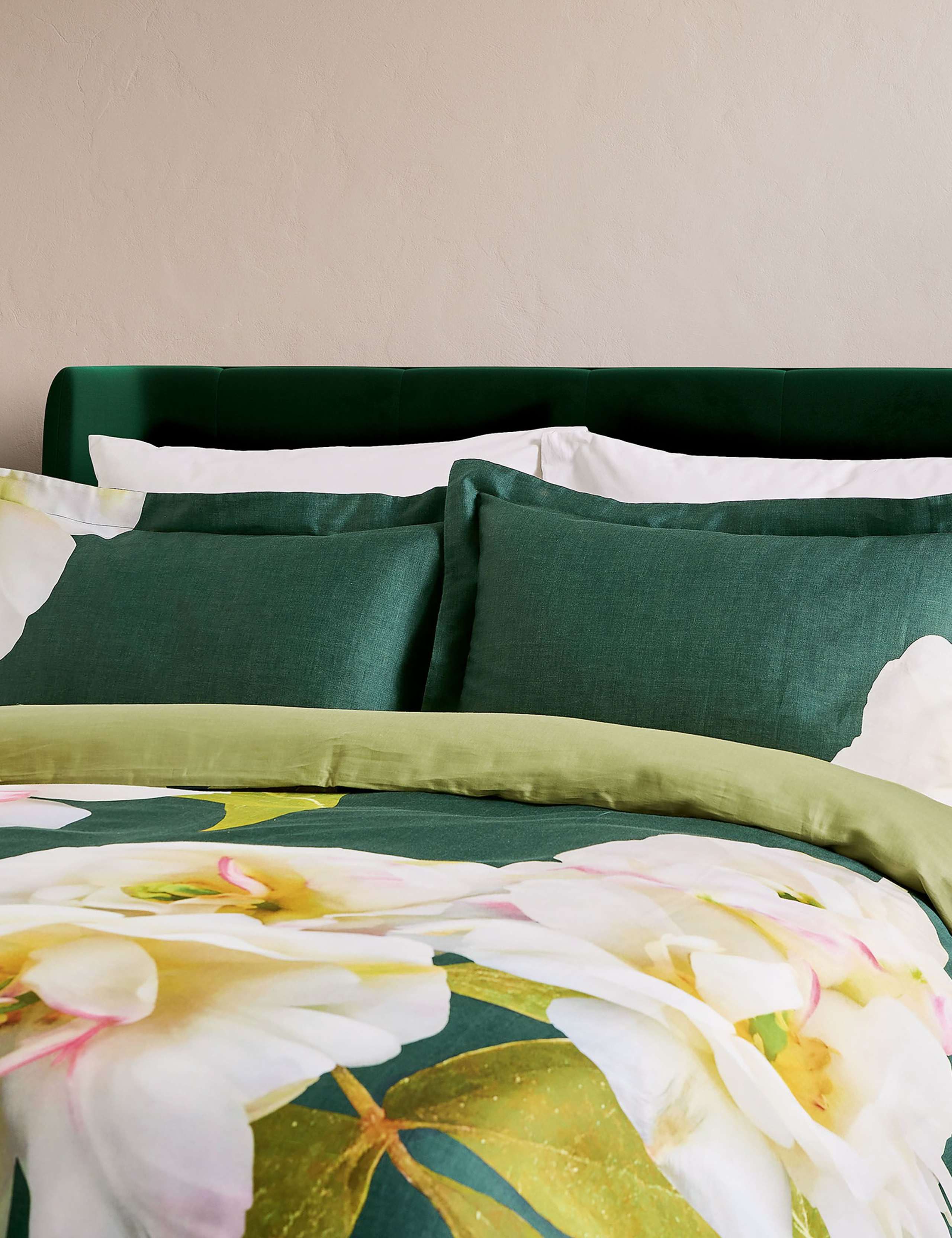 Gardenia Flowers Bedding Set 3 of 5