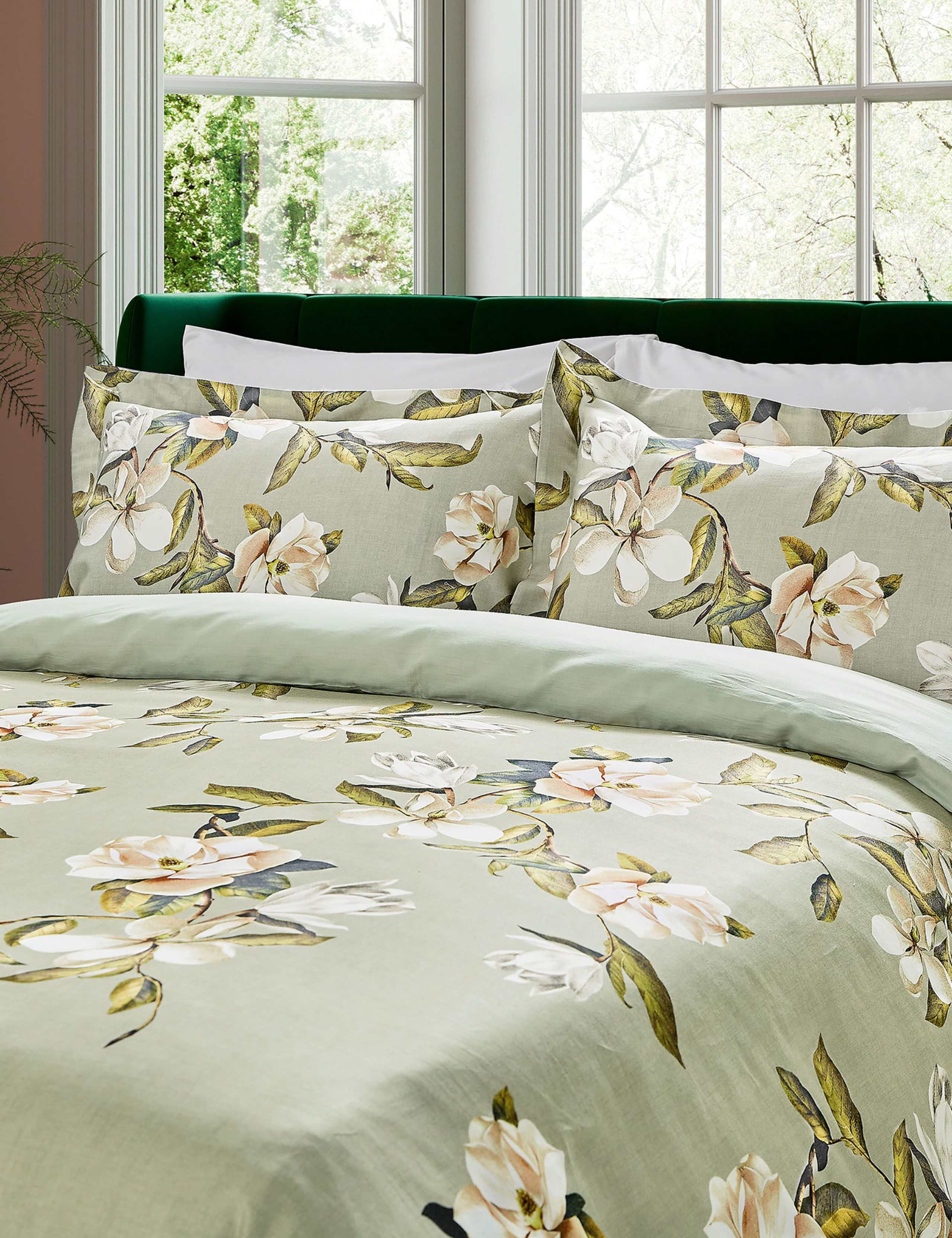 Opal Floral Bedding Set 3 of 5
