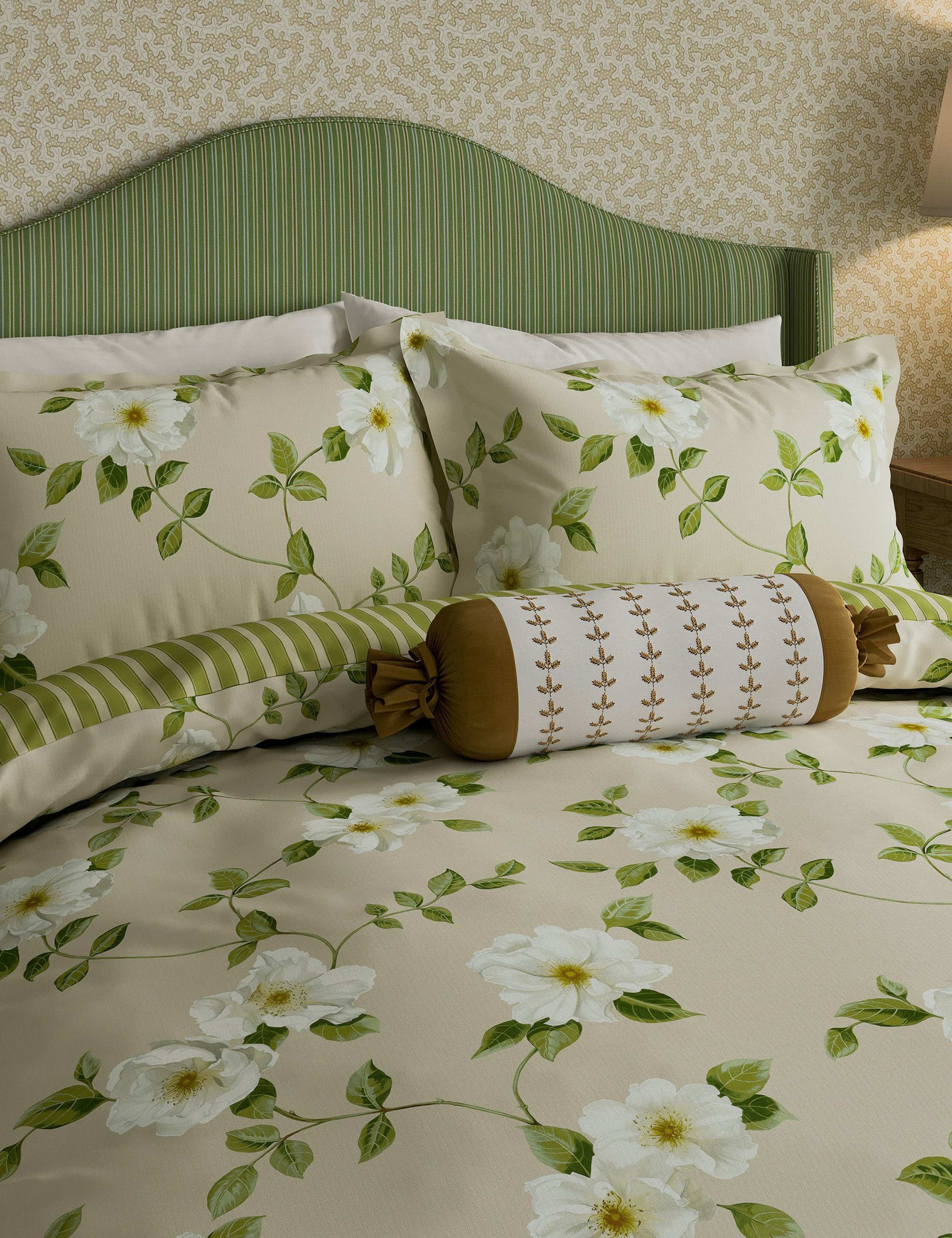 Poets Rose Floral Bedding Set 3 of 4