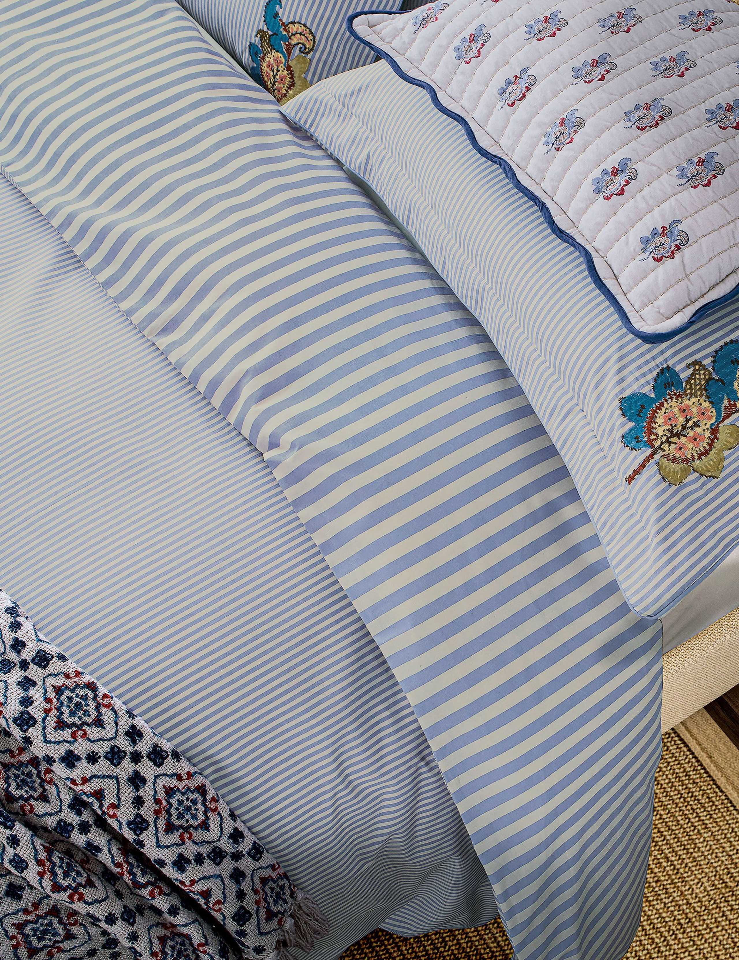 Earlsford Foulard Striped Bedding Set 5 of 6