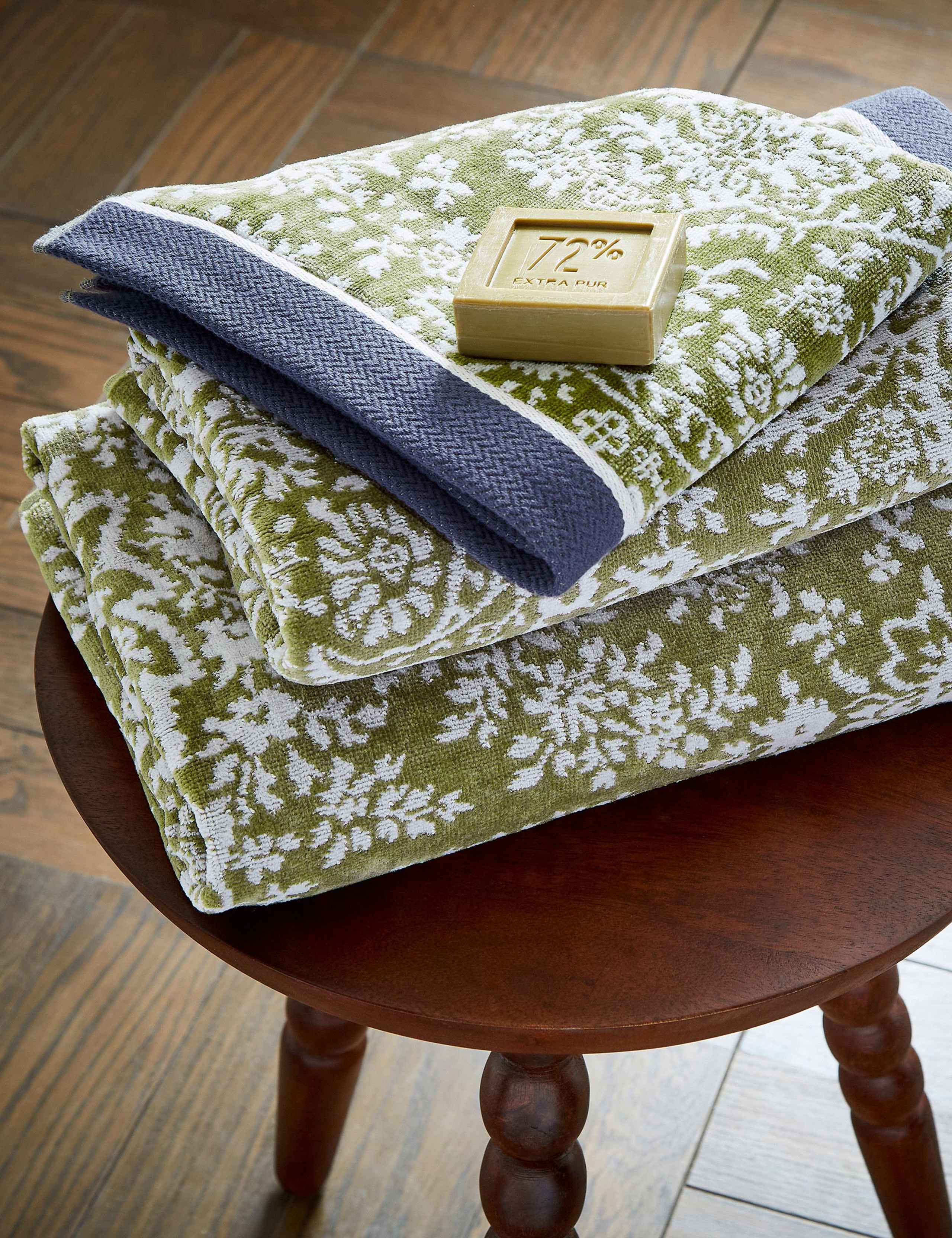 Pure Cotton Elara Paisley Towel 1 of 2