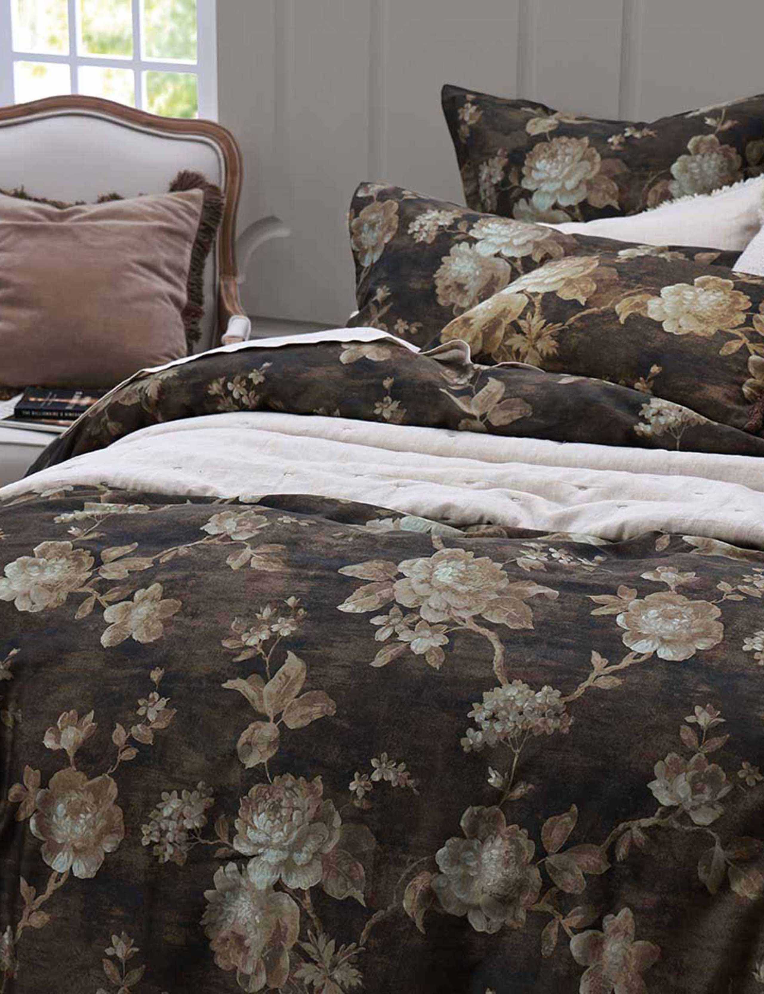 Pure Cotton Desdemona Reversible Bedding Set 4 of 4