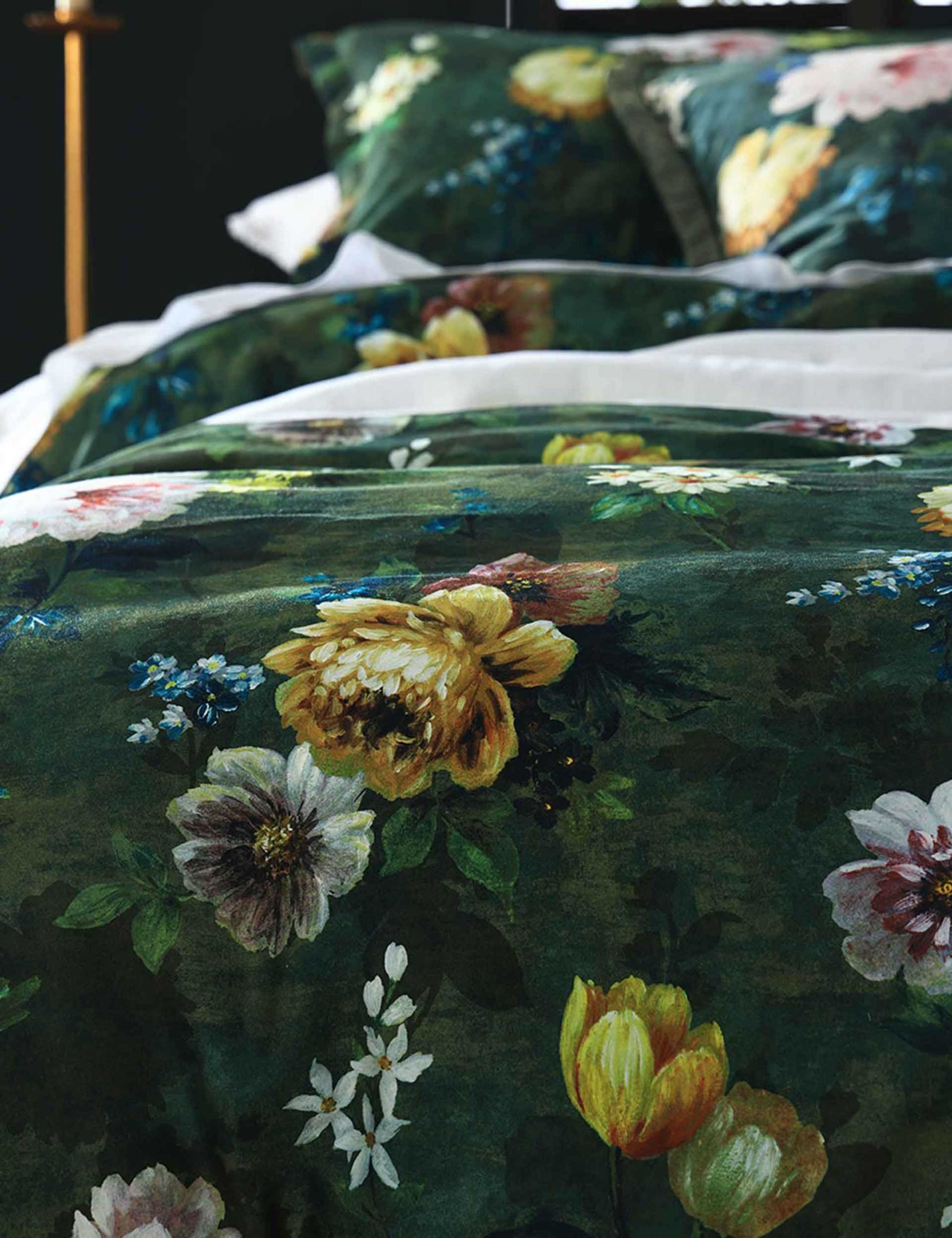 Pure Cotton Lorenza Reversible Bedding Set 4 of 4