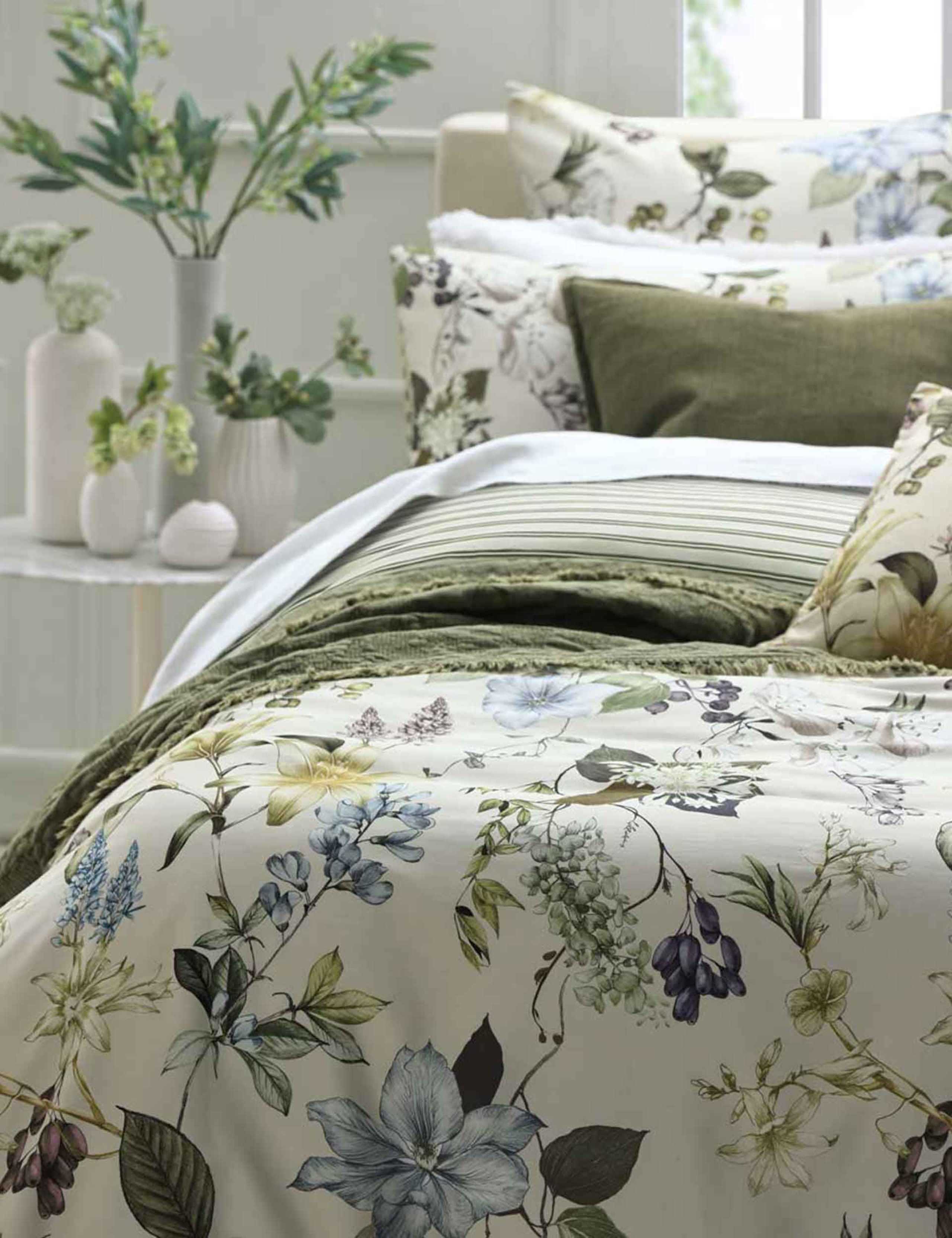 Pure Cotton Sanctuary Reversible Bedding Set 4 of 4