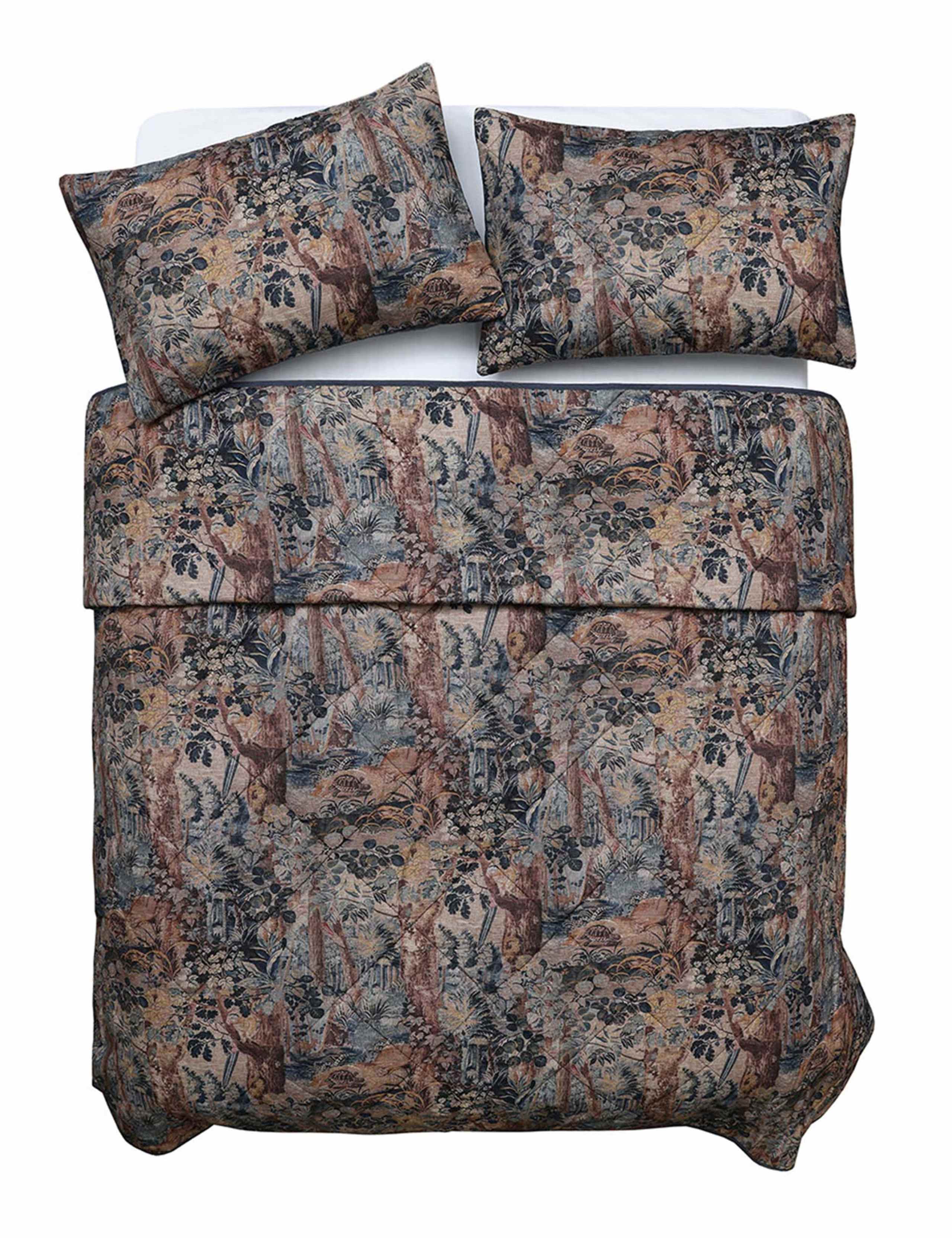 Cotton Rich Kashan Bedding Set with Linen 4 of 4