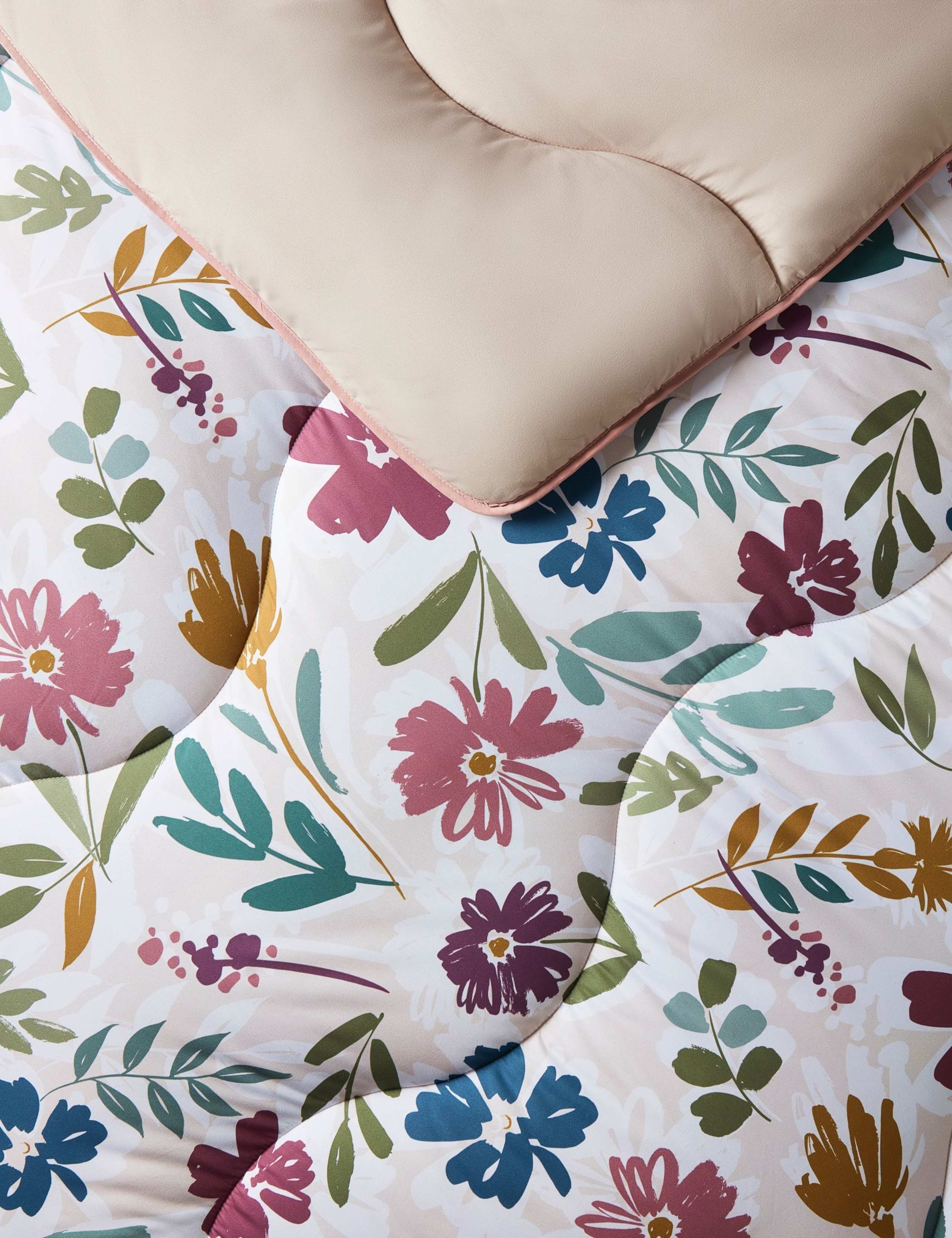 Autumn Meadow 10.5 Tog Coverless Duvet Set 4 of 6