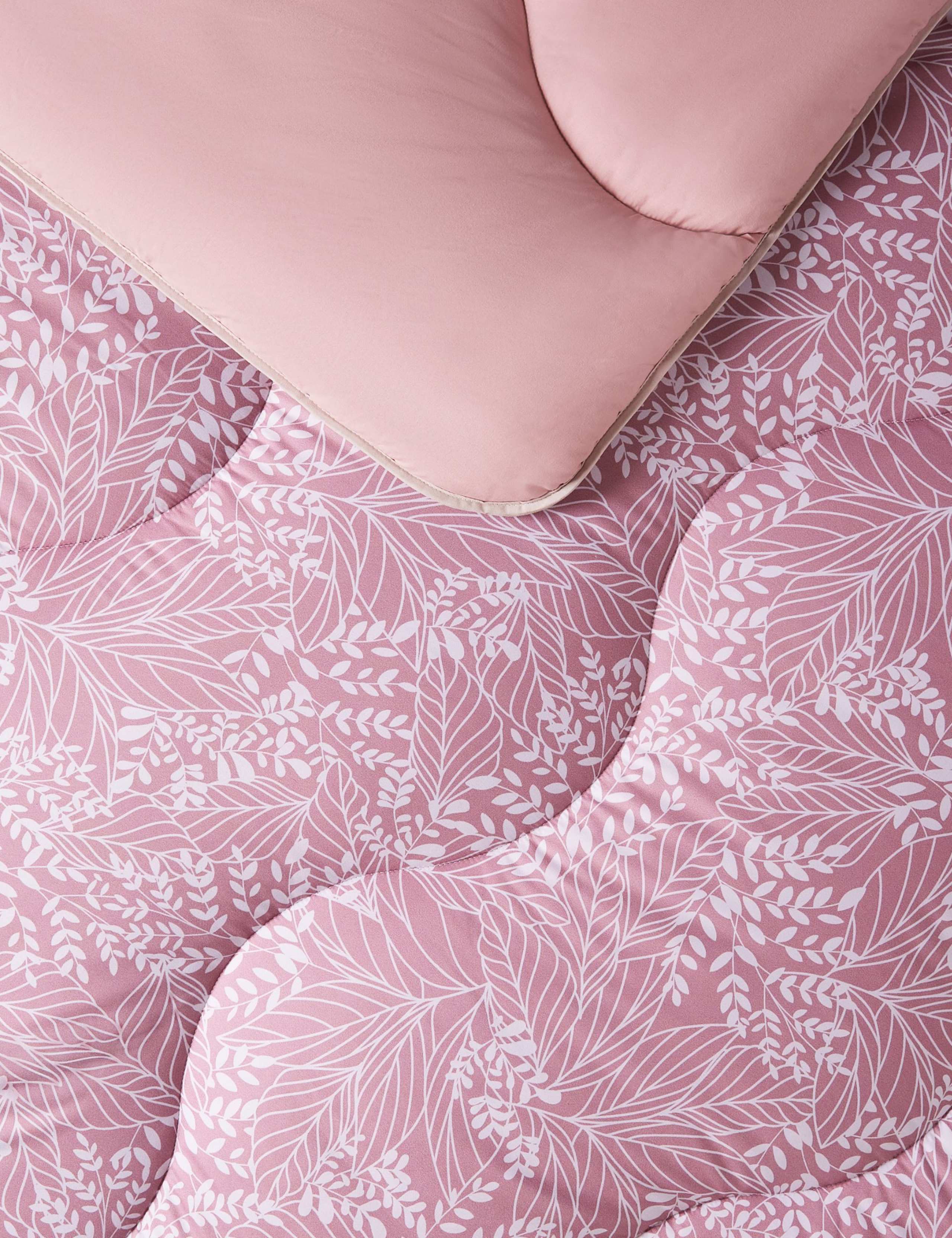 Linear Leaf 10.5 Tog Coverless Duvet Set 4 of 6