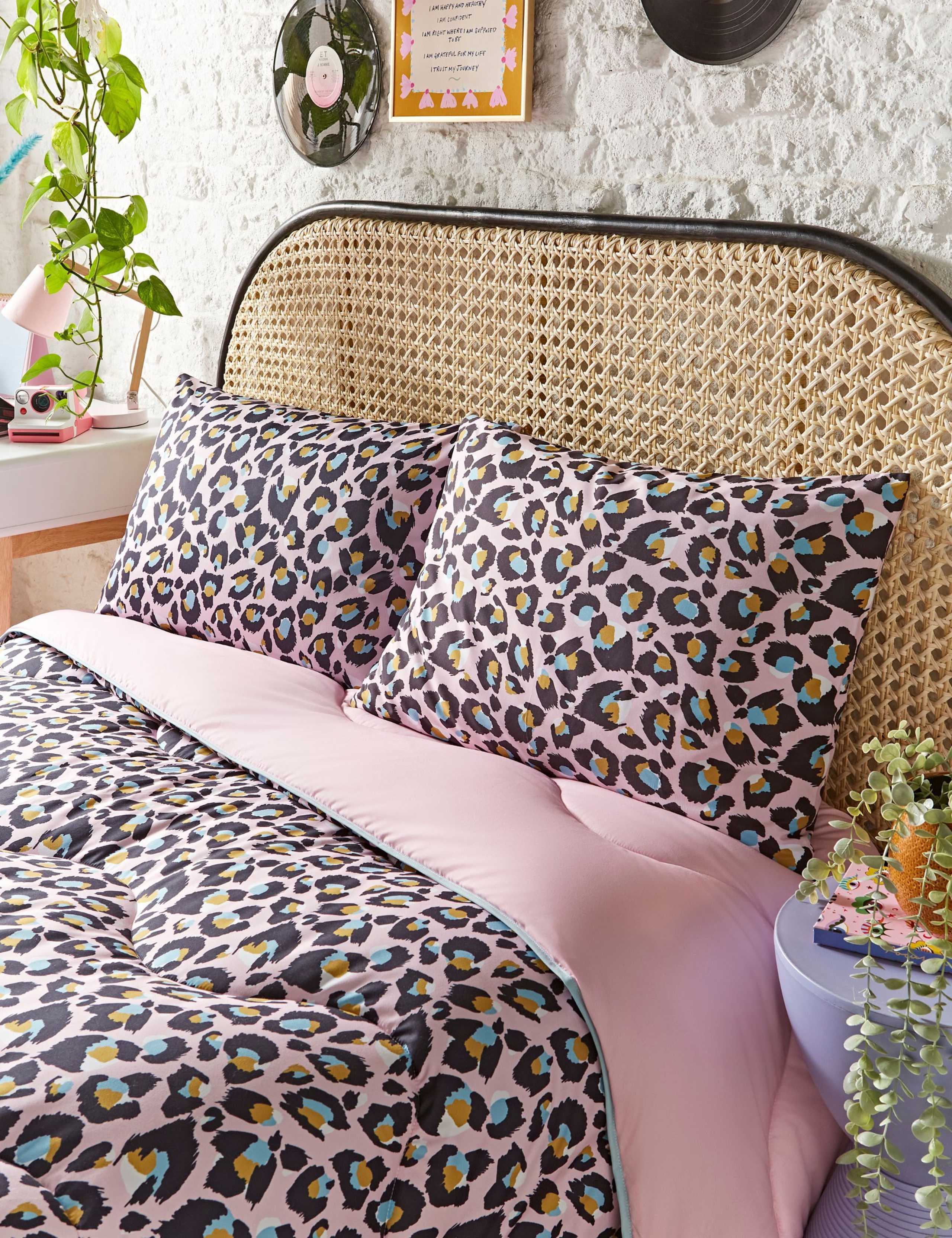 Eleanor Bowmer 10.5 Tog Coverless Duvet Set 2 of 6