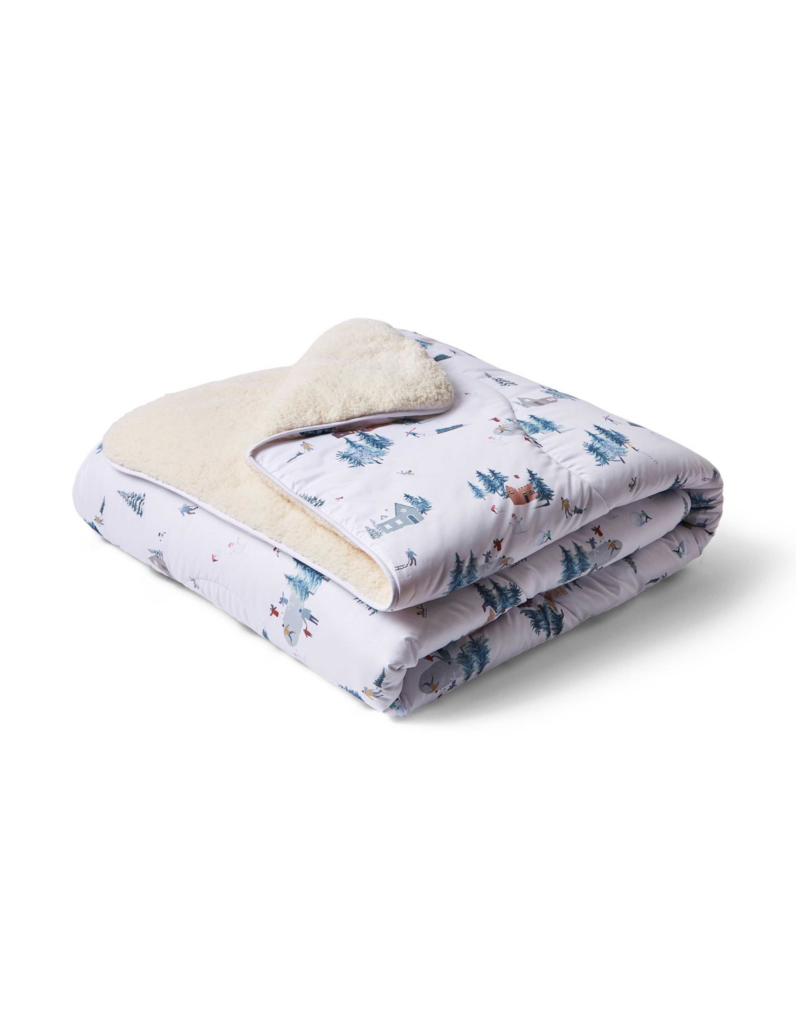 Cosy Fleece Winter Wonderland Throw 3 of 4