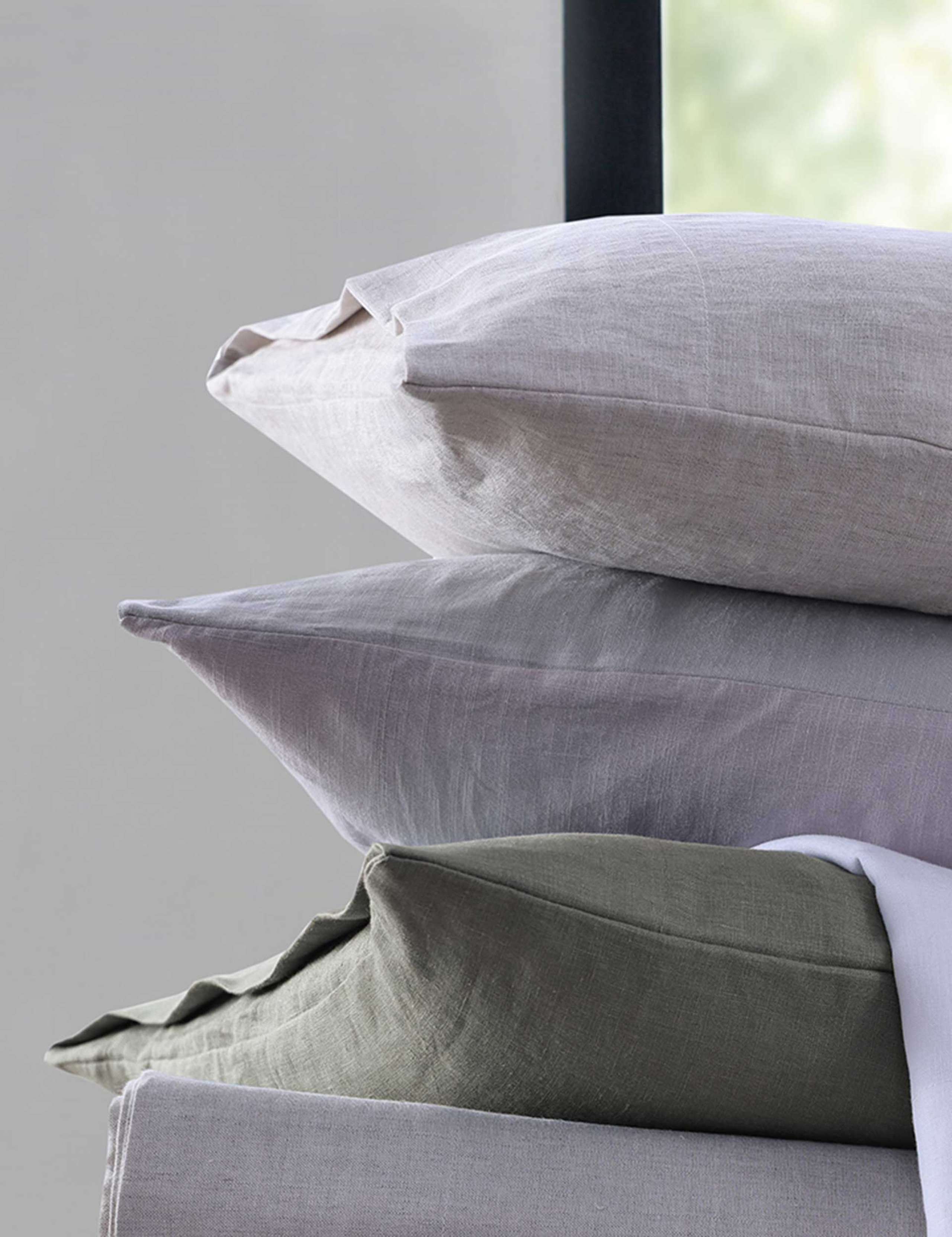 Pure Linen Laundered Fitted Sheet 2 of 3