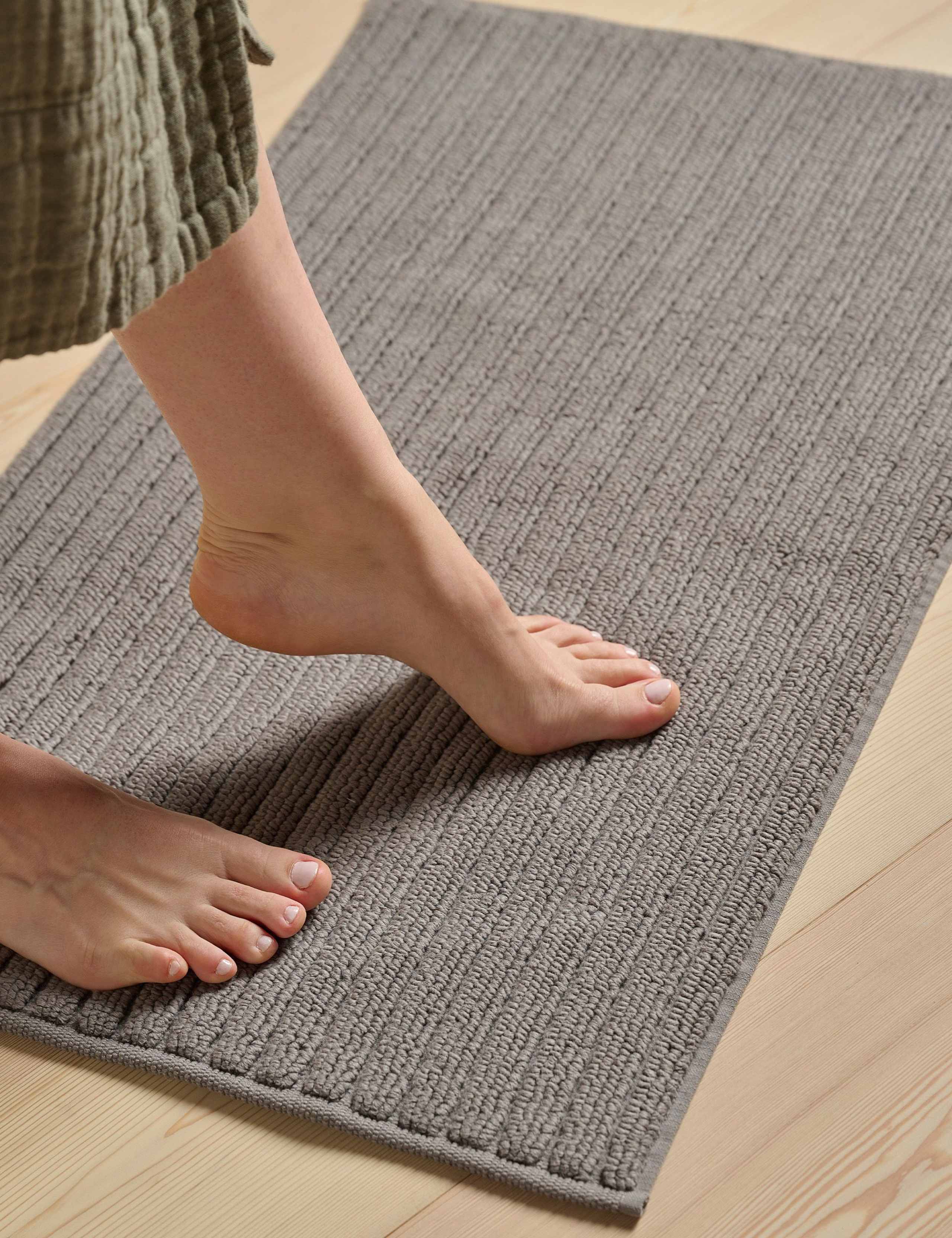 Pure Cotton Ribbed Plush Bathmat 1 of 5