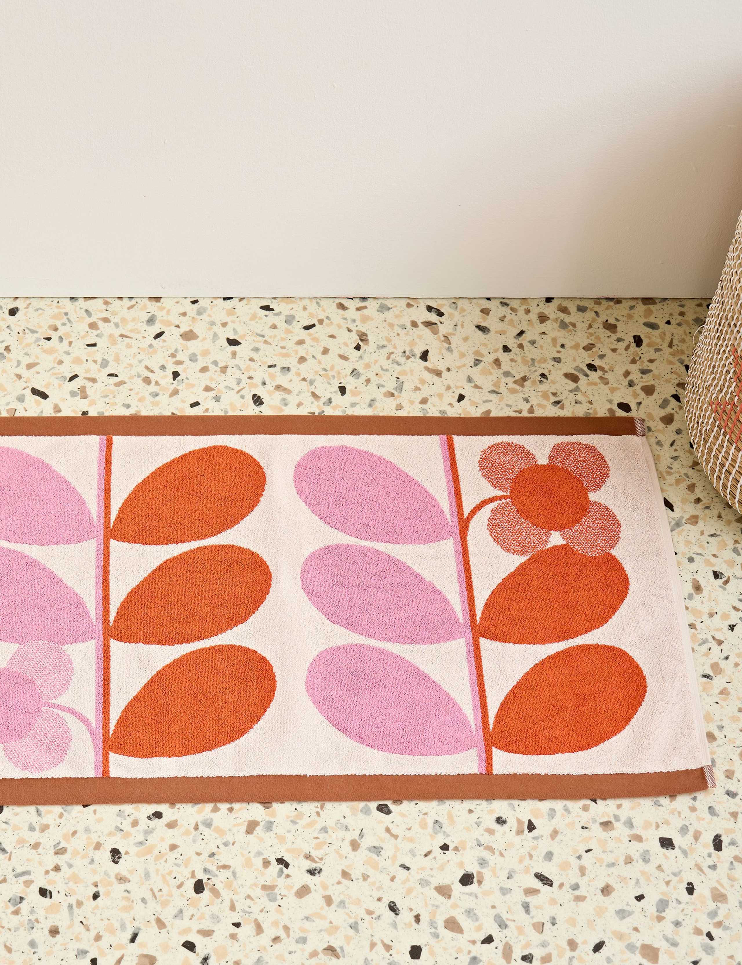 Pure Cotton Stem Bloom Duo Bath Mat 1 of 2