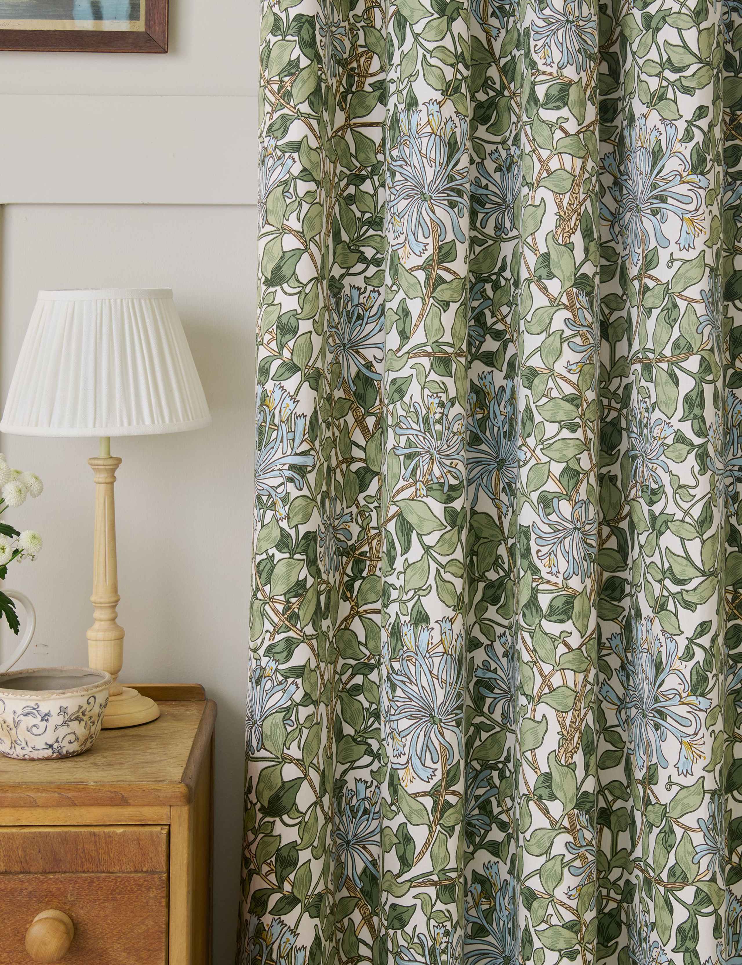 Honeysuckle Pure Cotton Eyelet Blackout Curtains 2 of 3