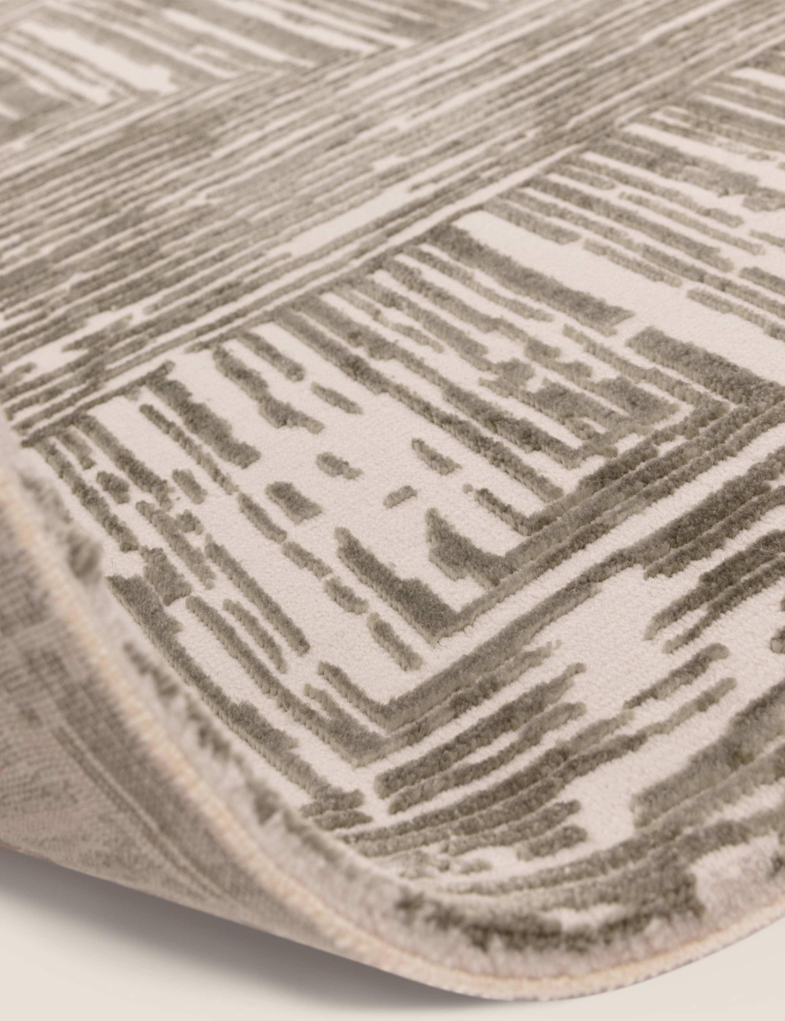 Kuza Portrait Woven Rug 6 of 8