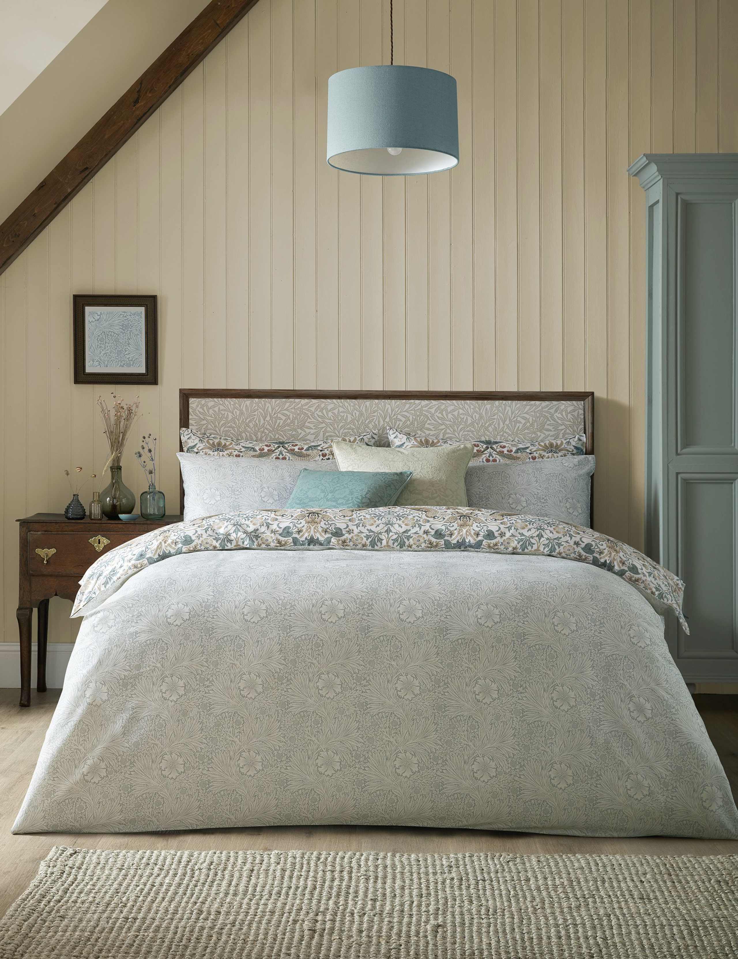 Pure Cotton Sateen Floral Bedding Set 3 of 6