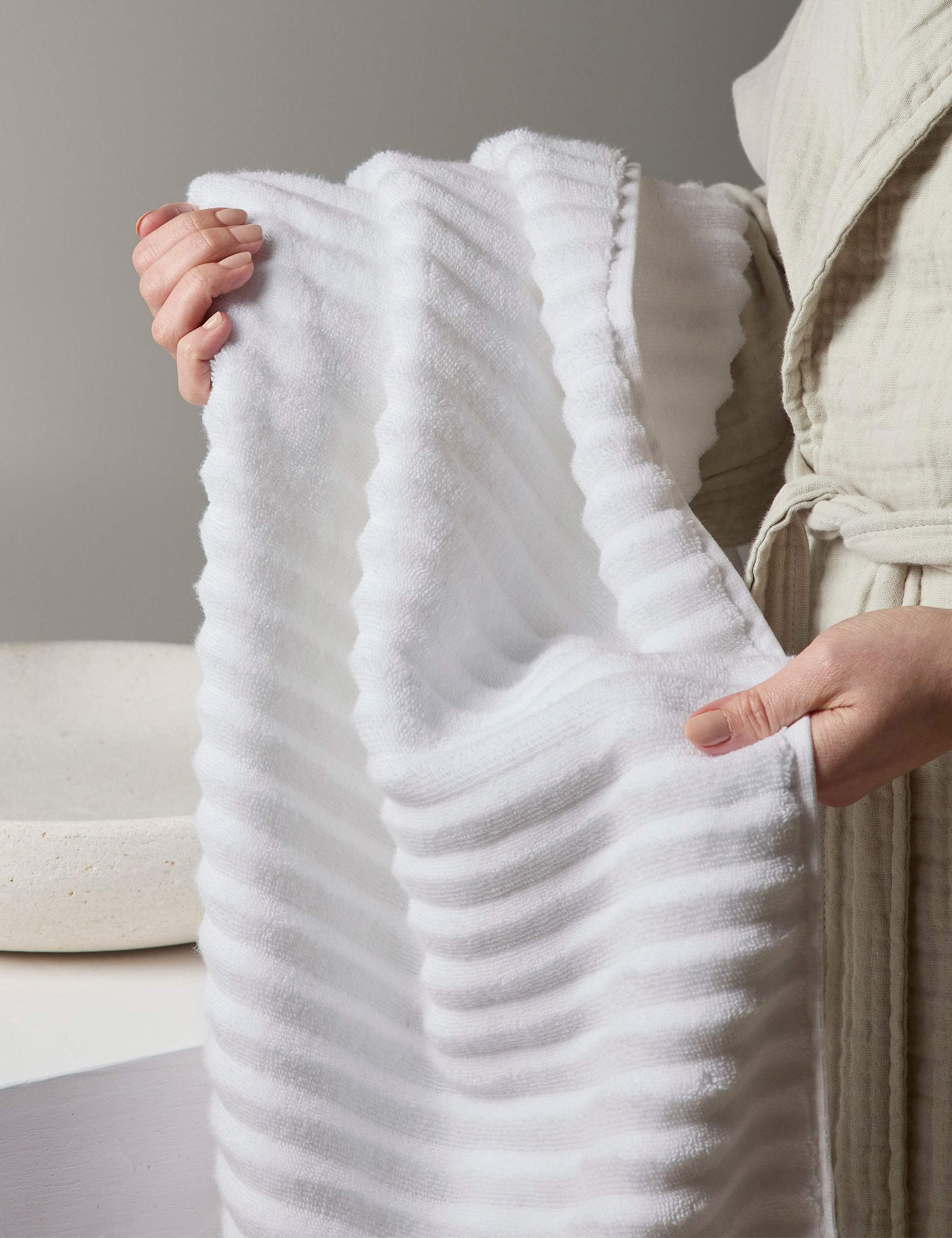 Pure Cotton Rippled Bath Towel 2 of 7