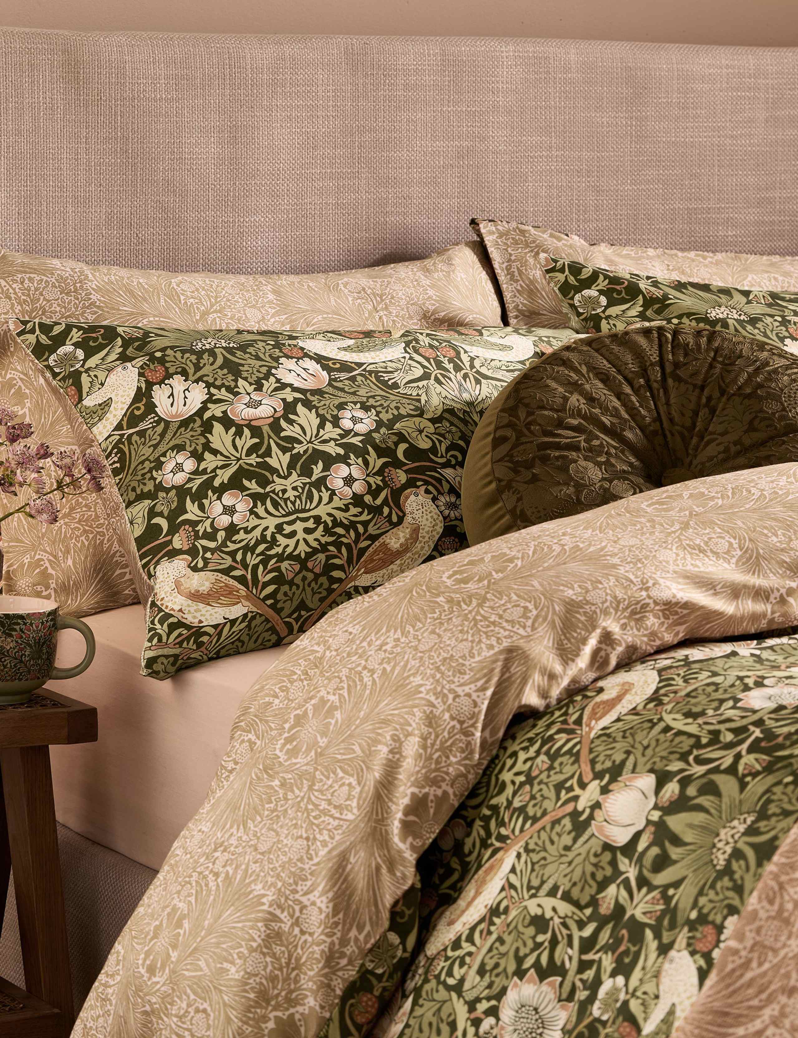 Pure Cotton Strawberry Thief Bedding Set 4 of 7