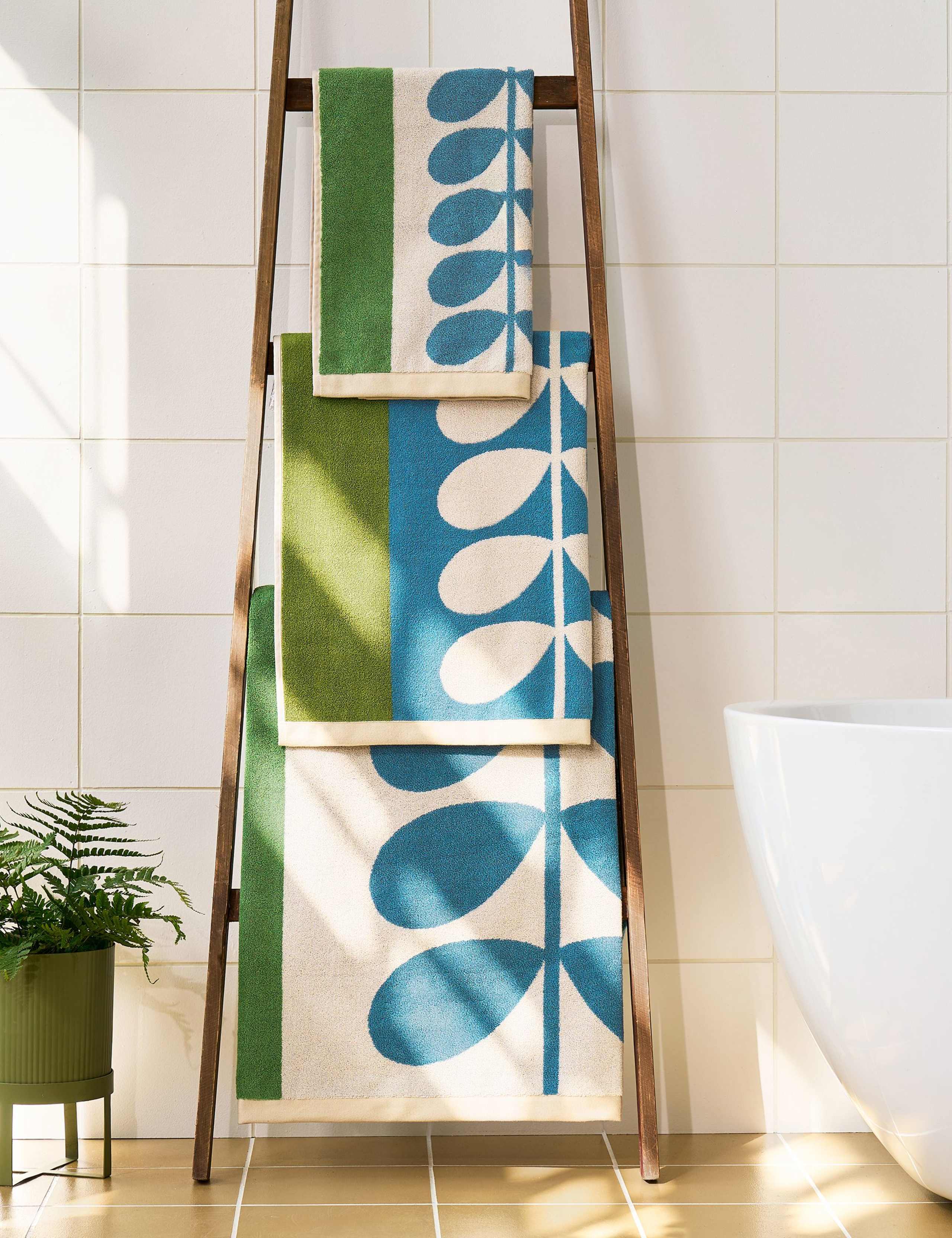 Pure Cotton Stem Check Towel 3 of 8
