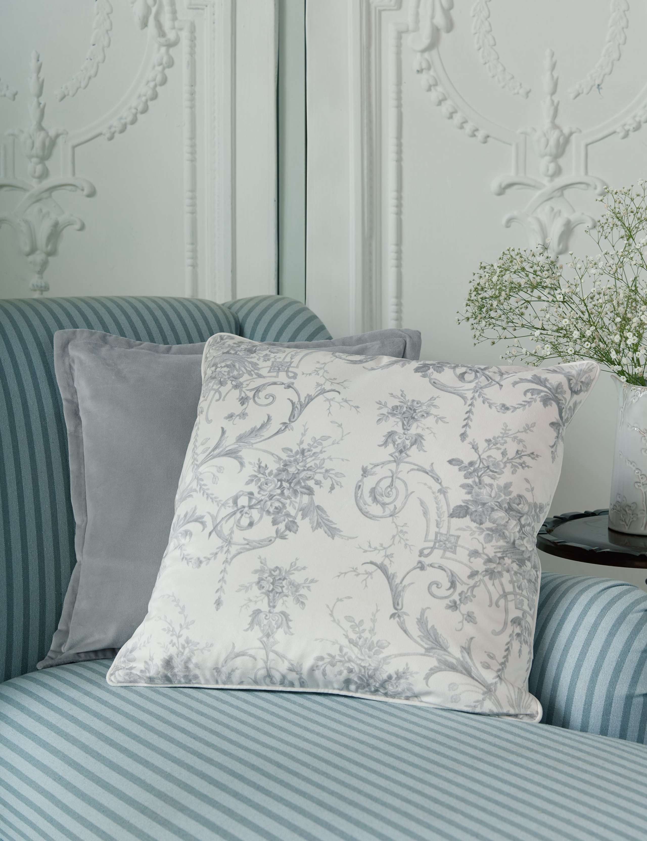 Tuileries Velvet Piped Cushion 1 of 4